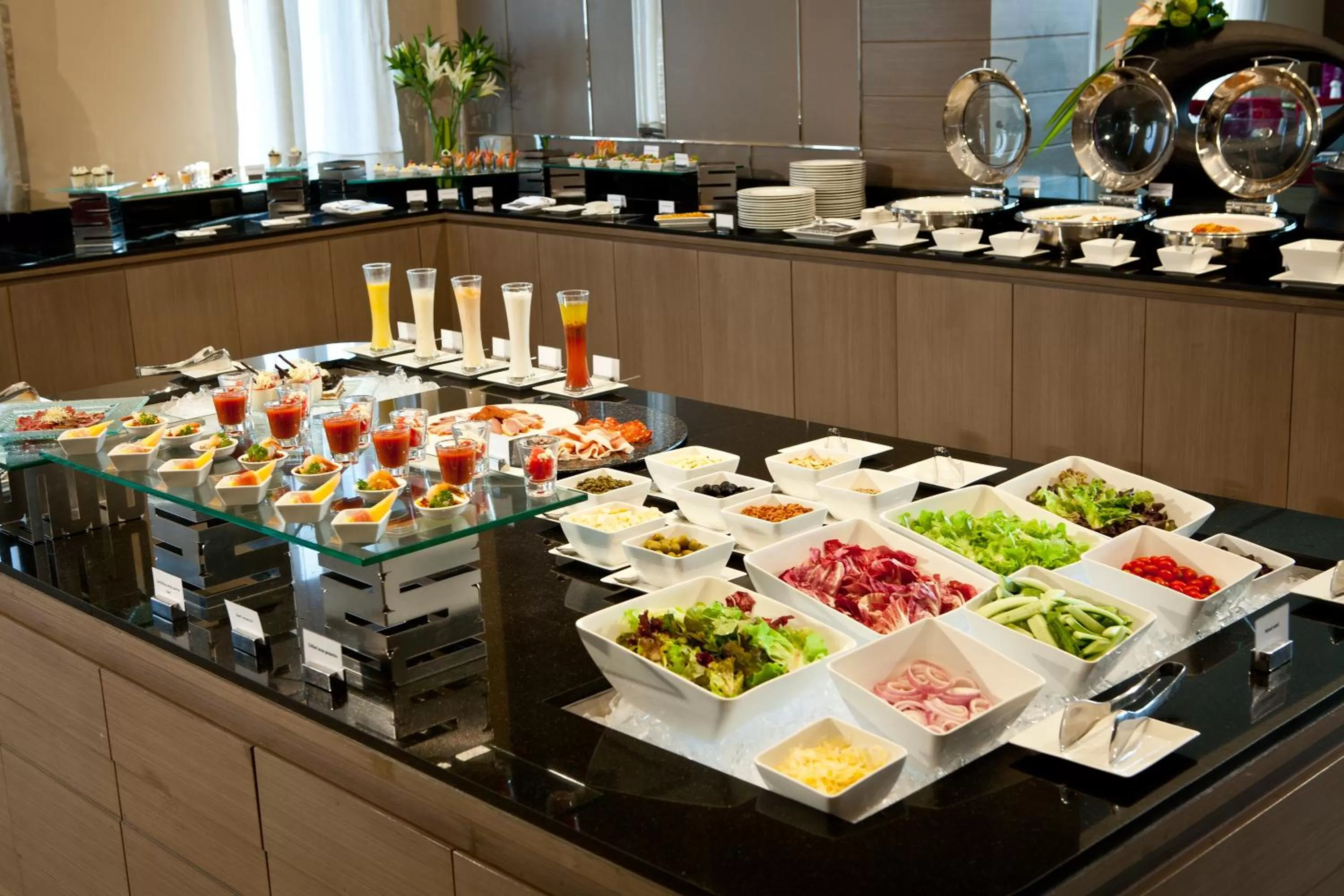 Restaurant/places to eat in Mercure Bangkok Siam