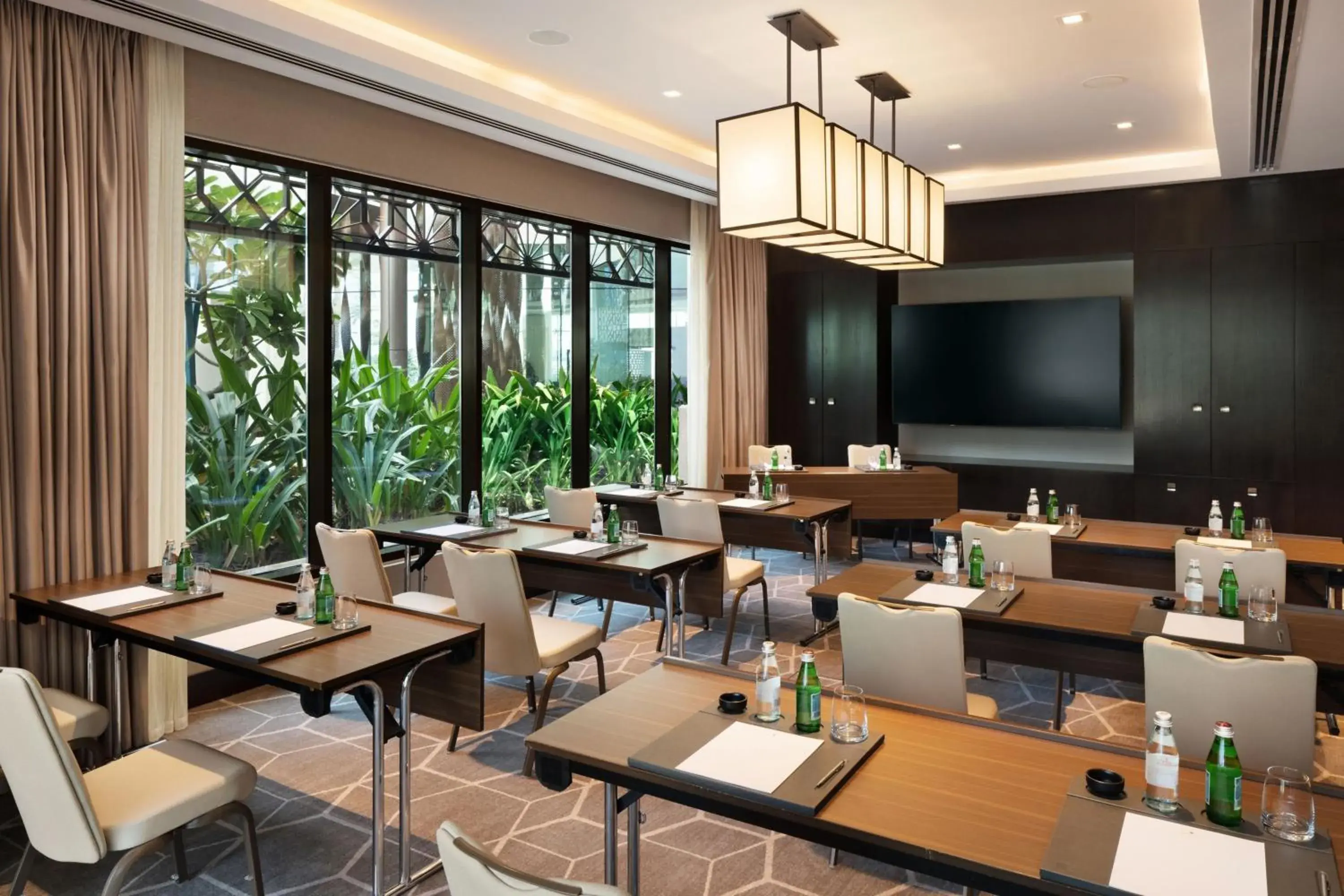 Meeting/conference room, Restaurant/Places to Eat in JW Marriott Hotel Muscat