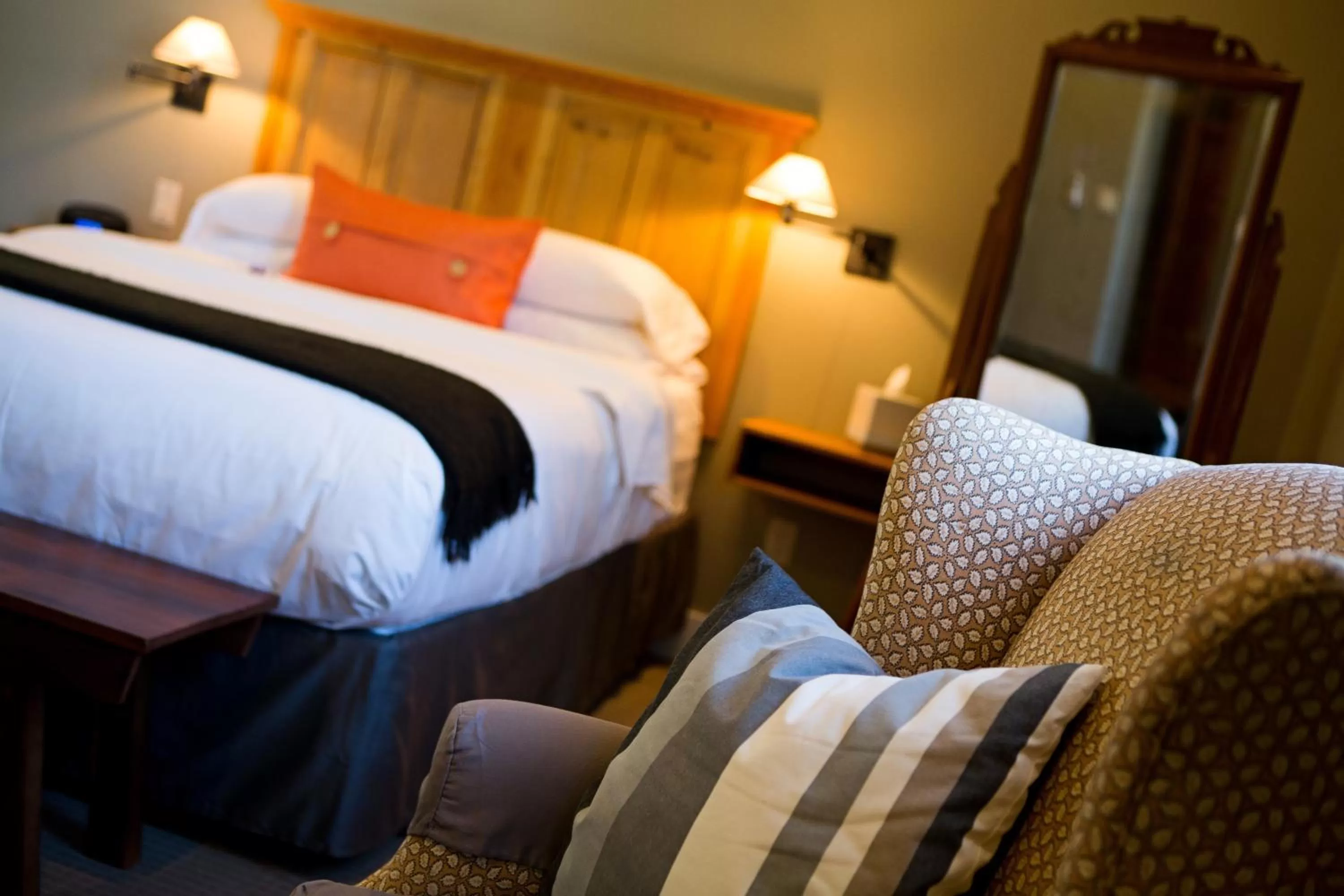 Bed in Hanford House Inn