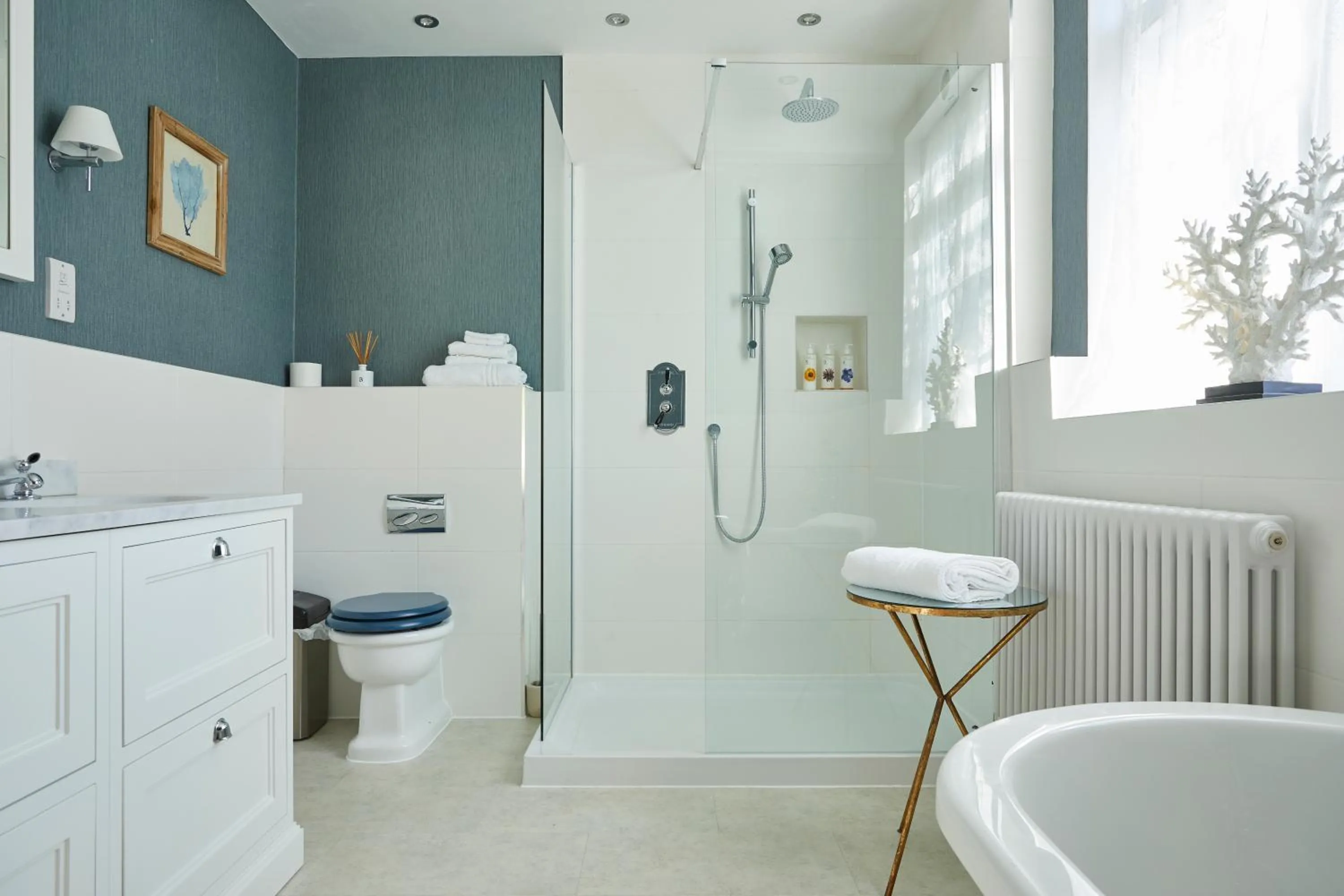 Bathroom in The Royal Oak, Yattendon