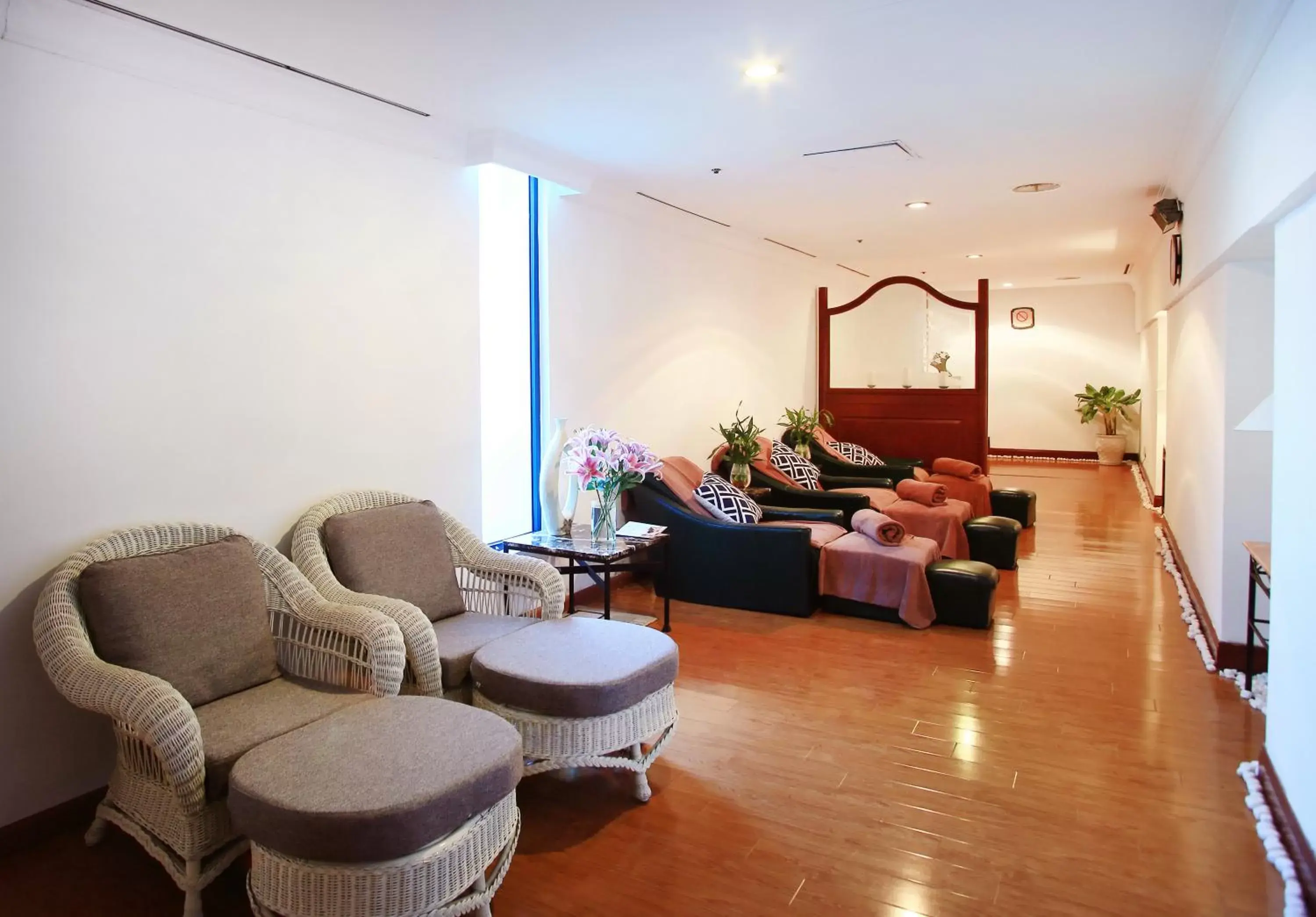 Spa and wellness centre/facilities, Lounge/Bar in Hanoi Daewoo Hotel