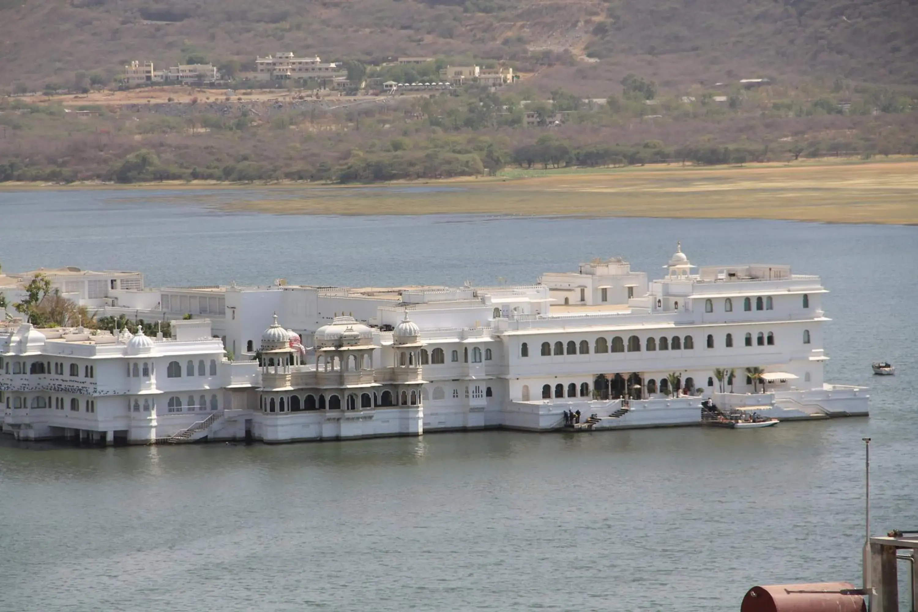 Nearby landmark, Neighborhood in Banjara Hostel