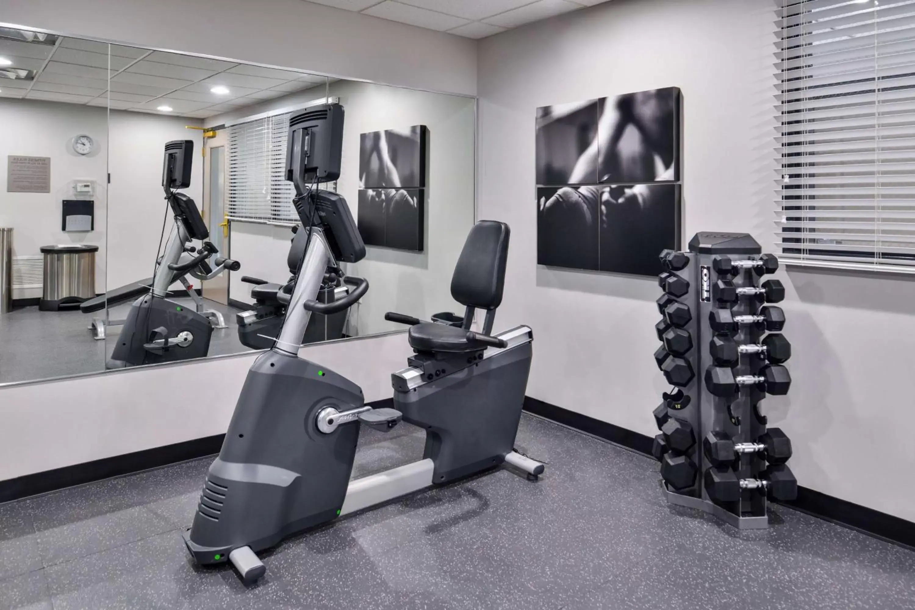 Activities, Fitness Center/Facilities in Country Inn & Suites by Radisson, Tinley Park, IL