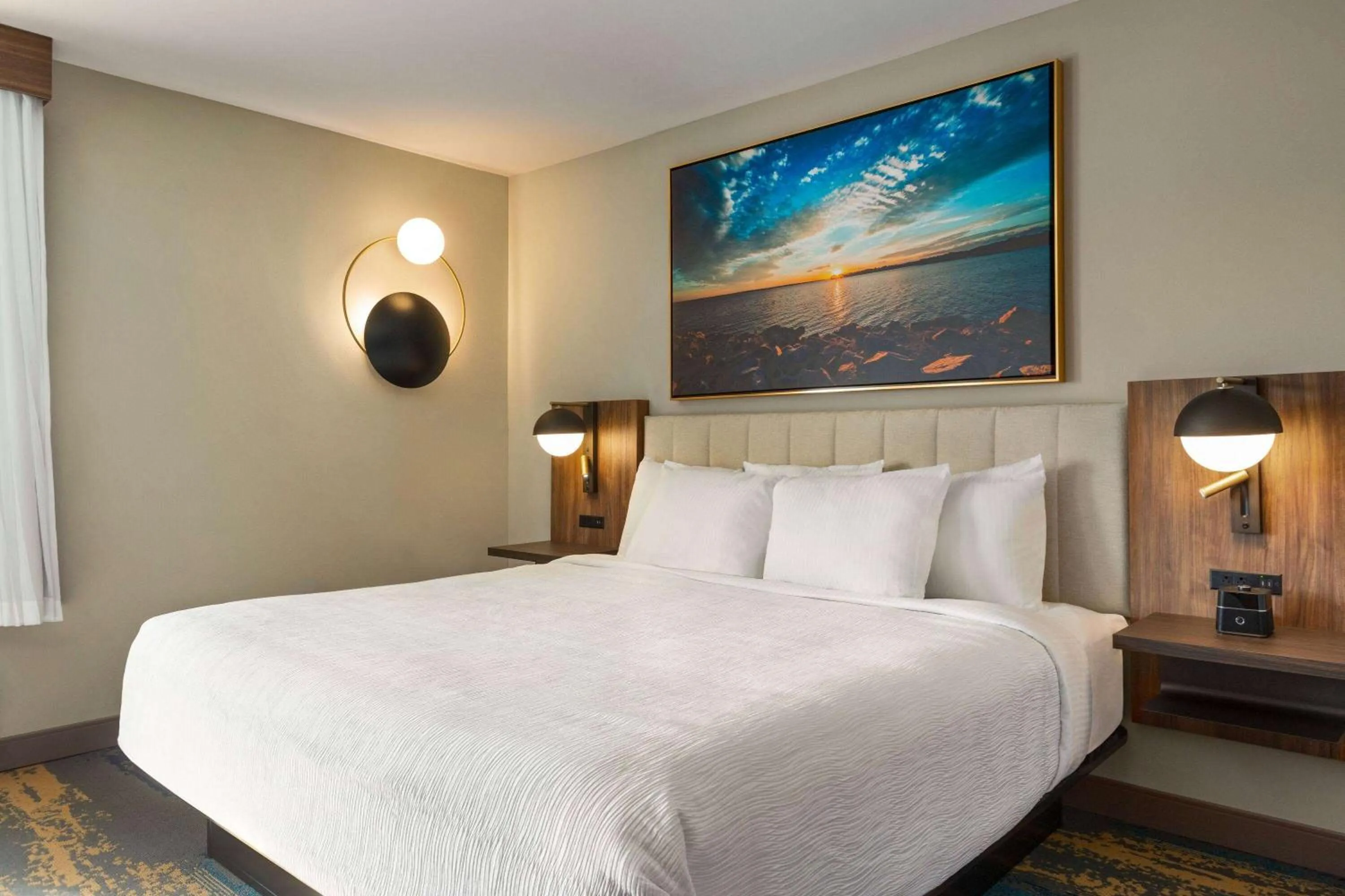 Photo of the whole room, Bed in La Quinta Inn by Wyndham Columbia NE Fort Jackson