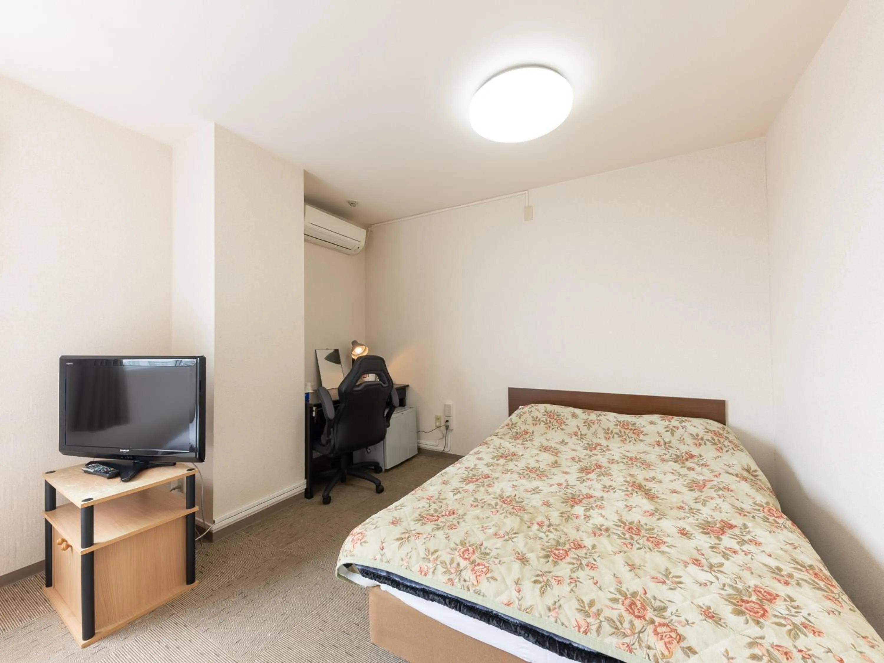 Photo of the whole room, Bed in Tabist Tatebayashi Station Hotel