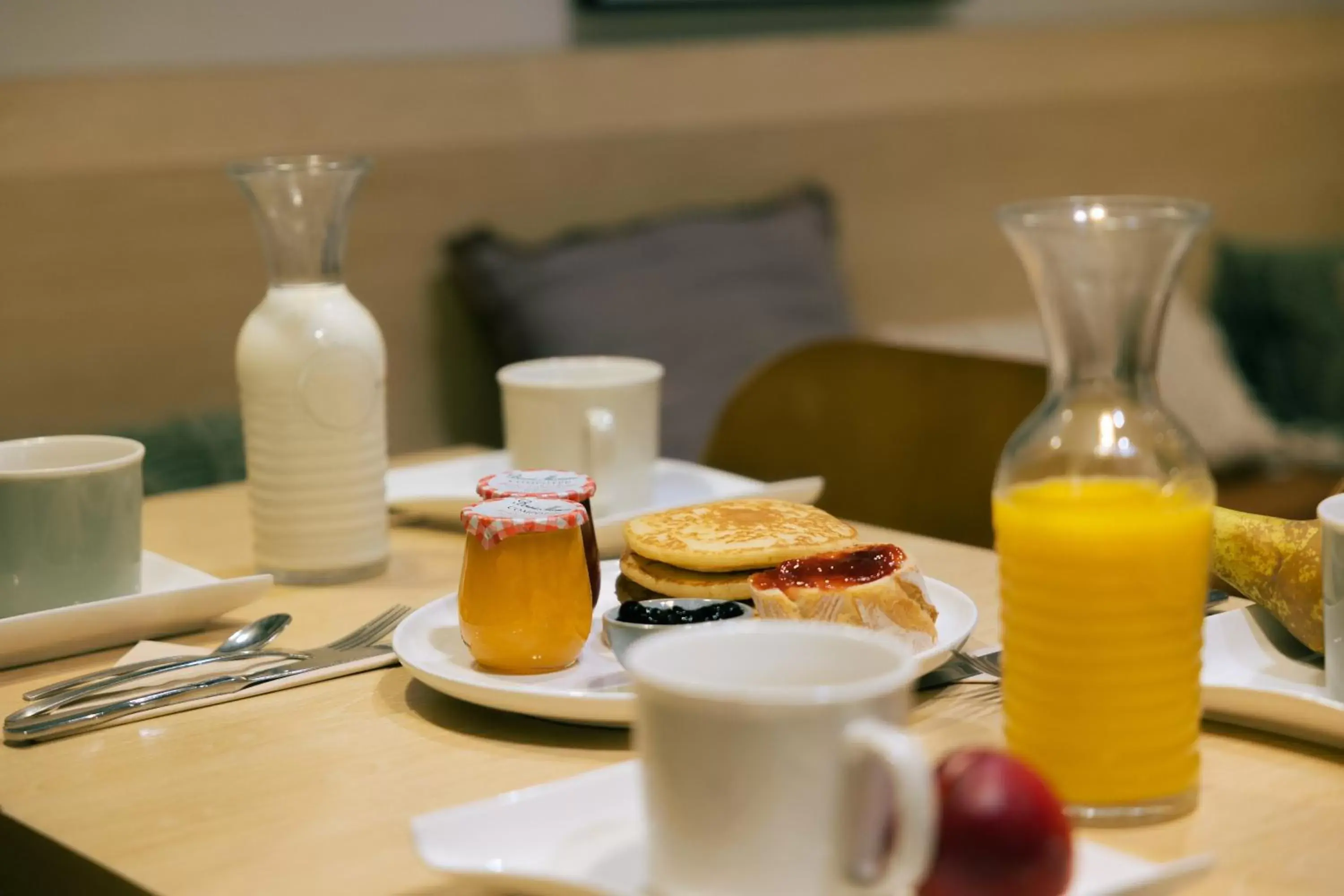 Breakfast in Hôtel l'Univers