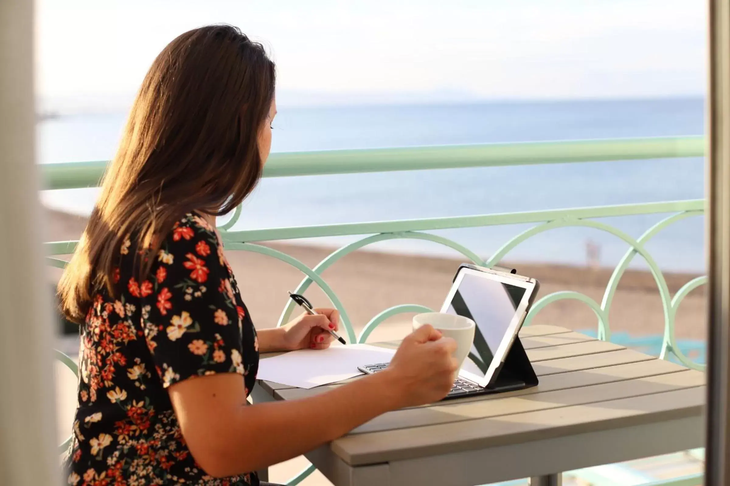 People in Hotel Noguera Mar