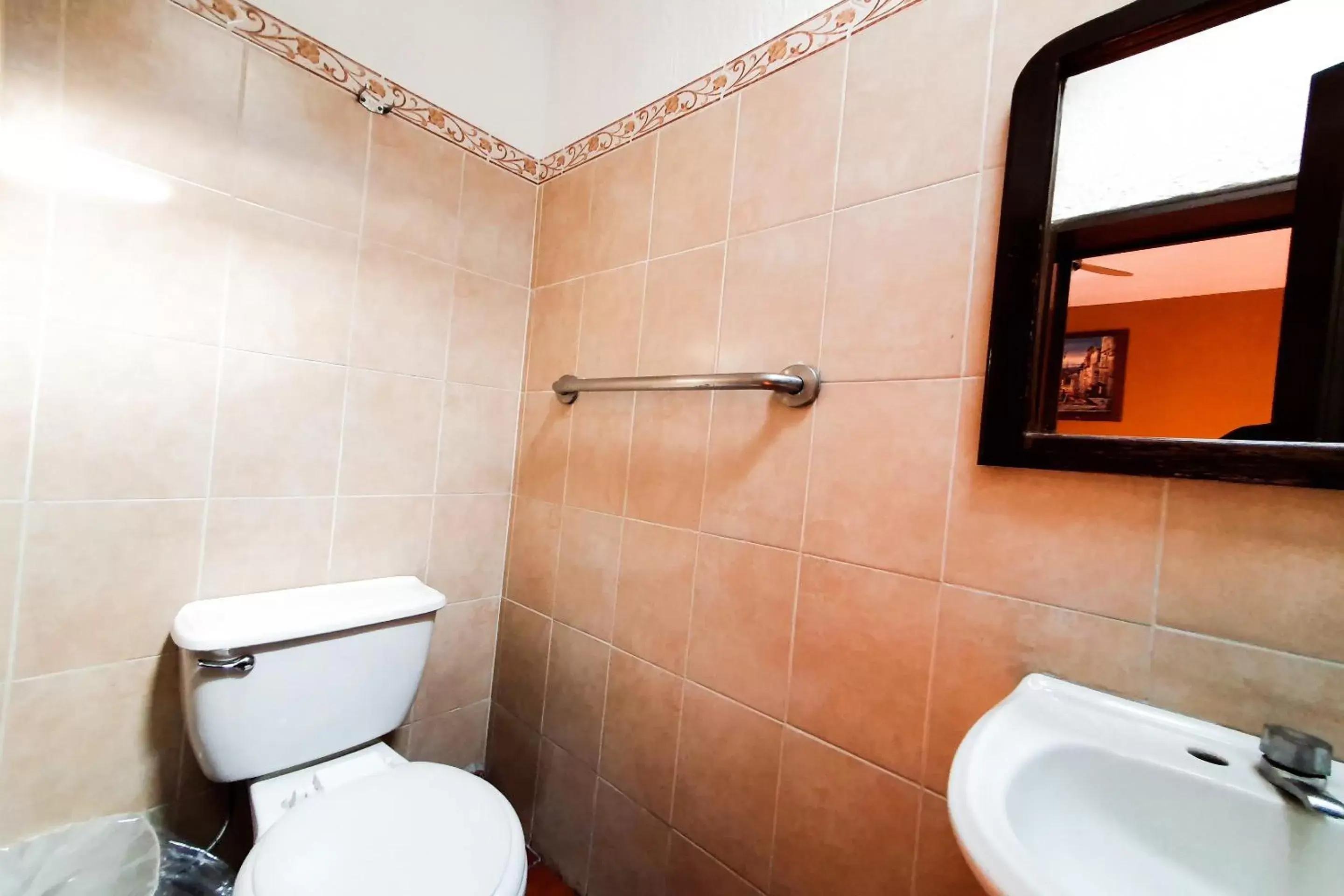 Toilet, Bathroom in Hotel Casa Blanca