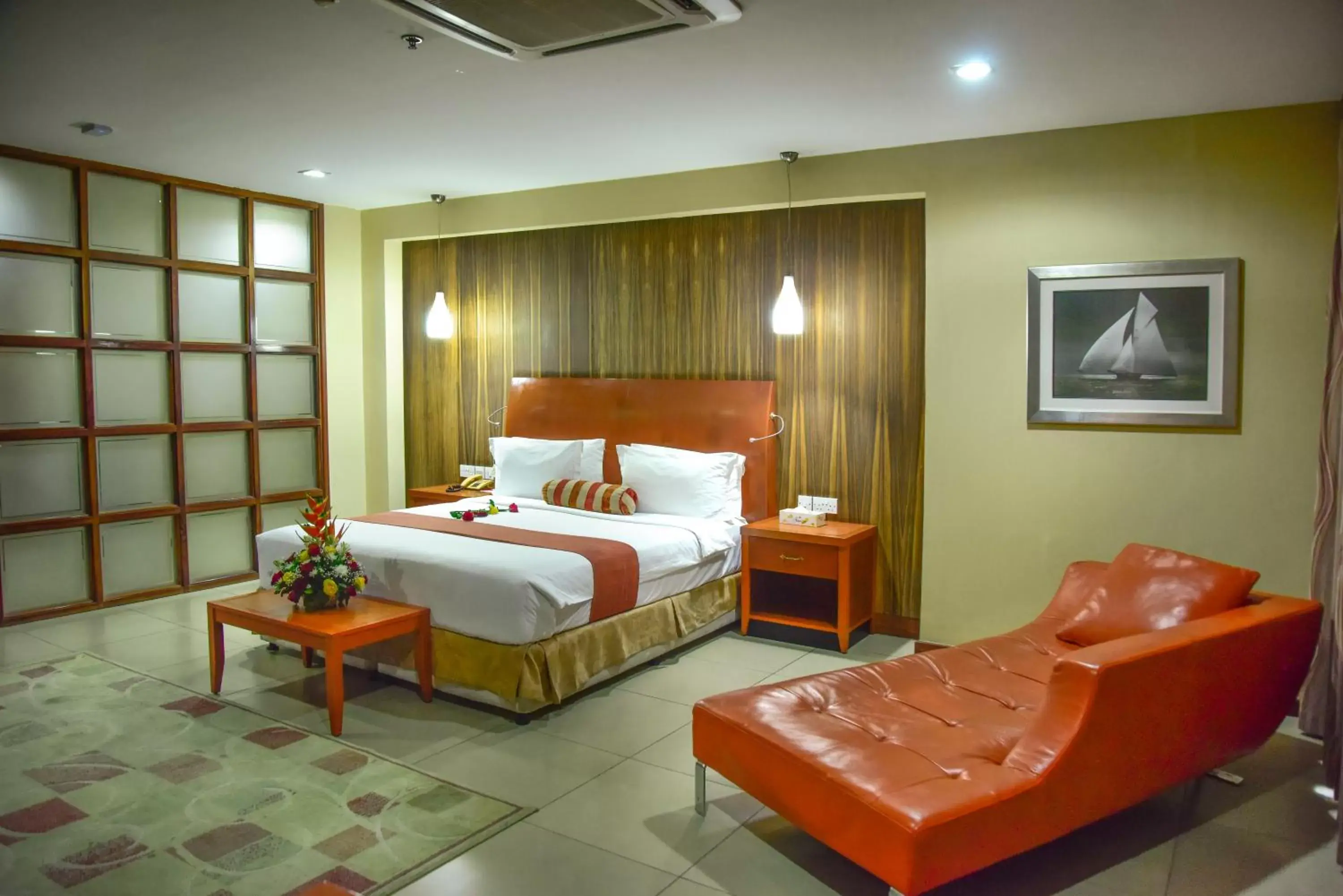 Bedroom, Bed in Harbour View Suites