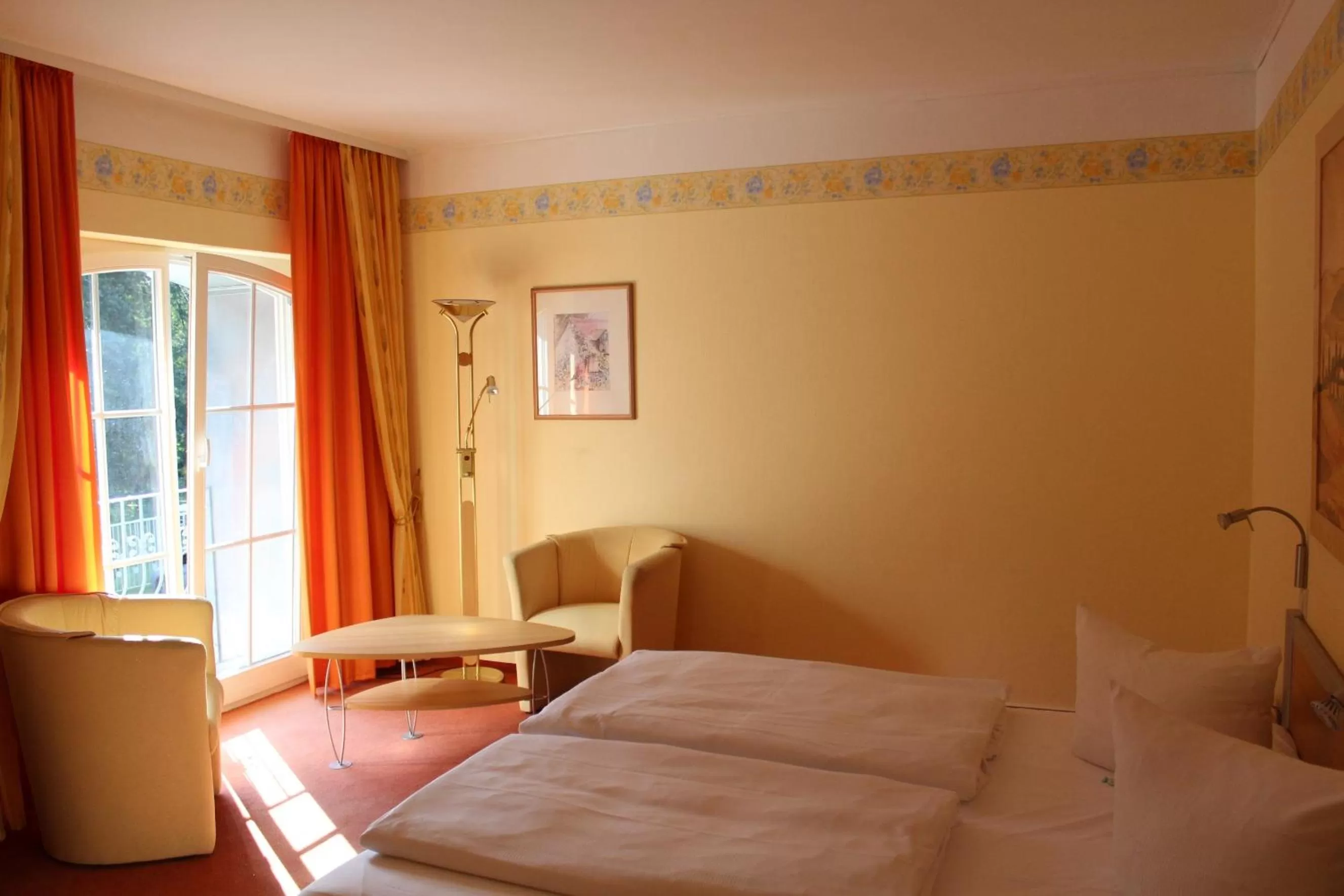 Photo of the whole room, Bed in Parkhotel Klüschenberg