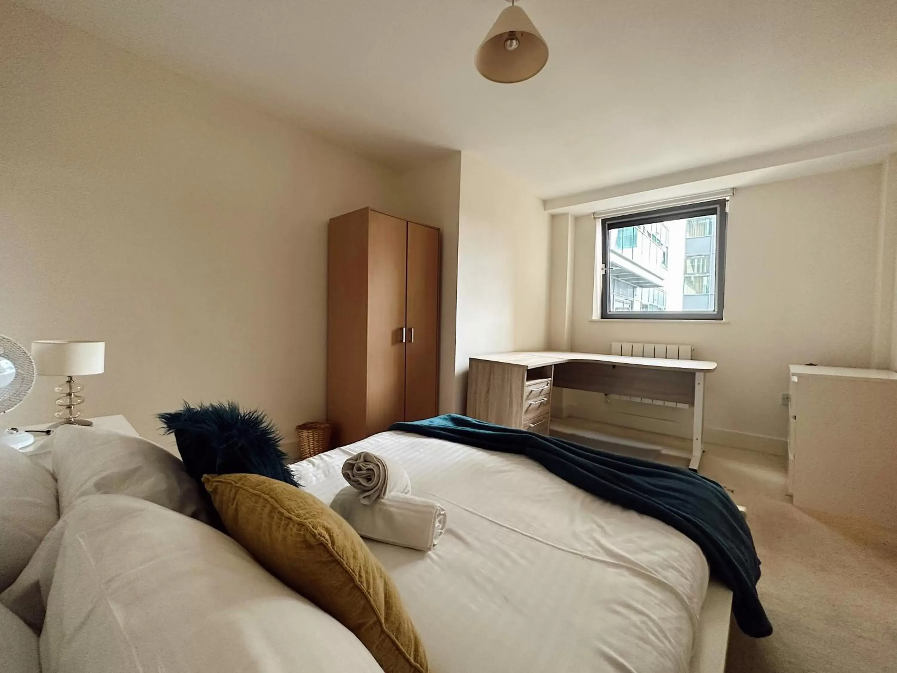 Photo of the whole room, Bed in Canary Wharf - Luxury Apartments