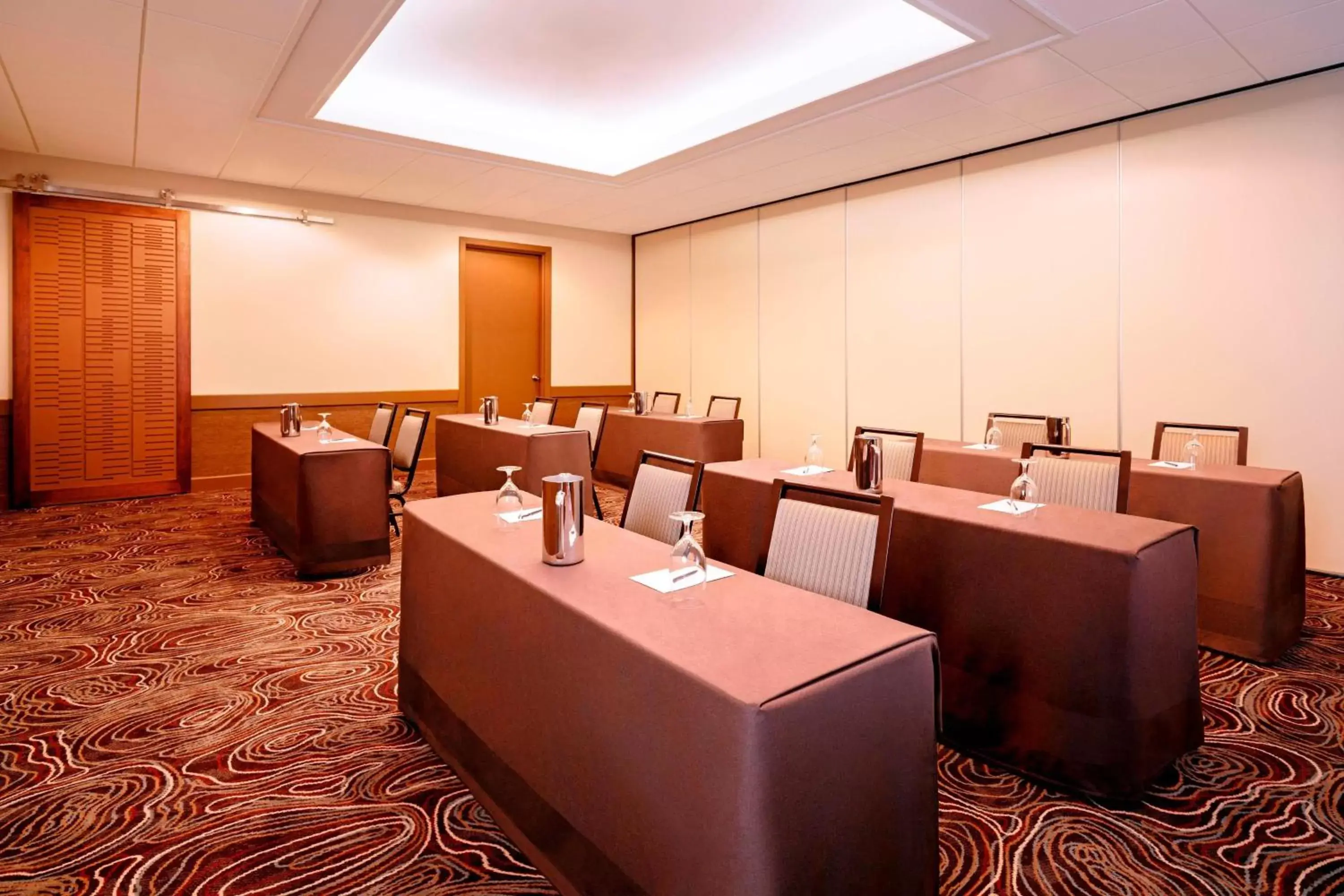 Meeting/conference room in The Westin Ottawa