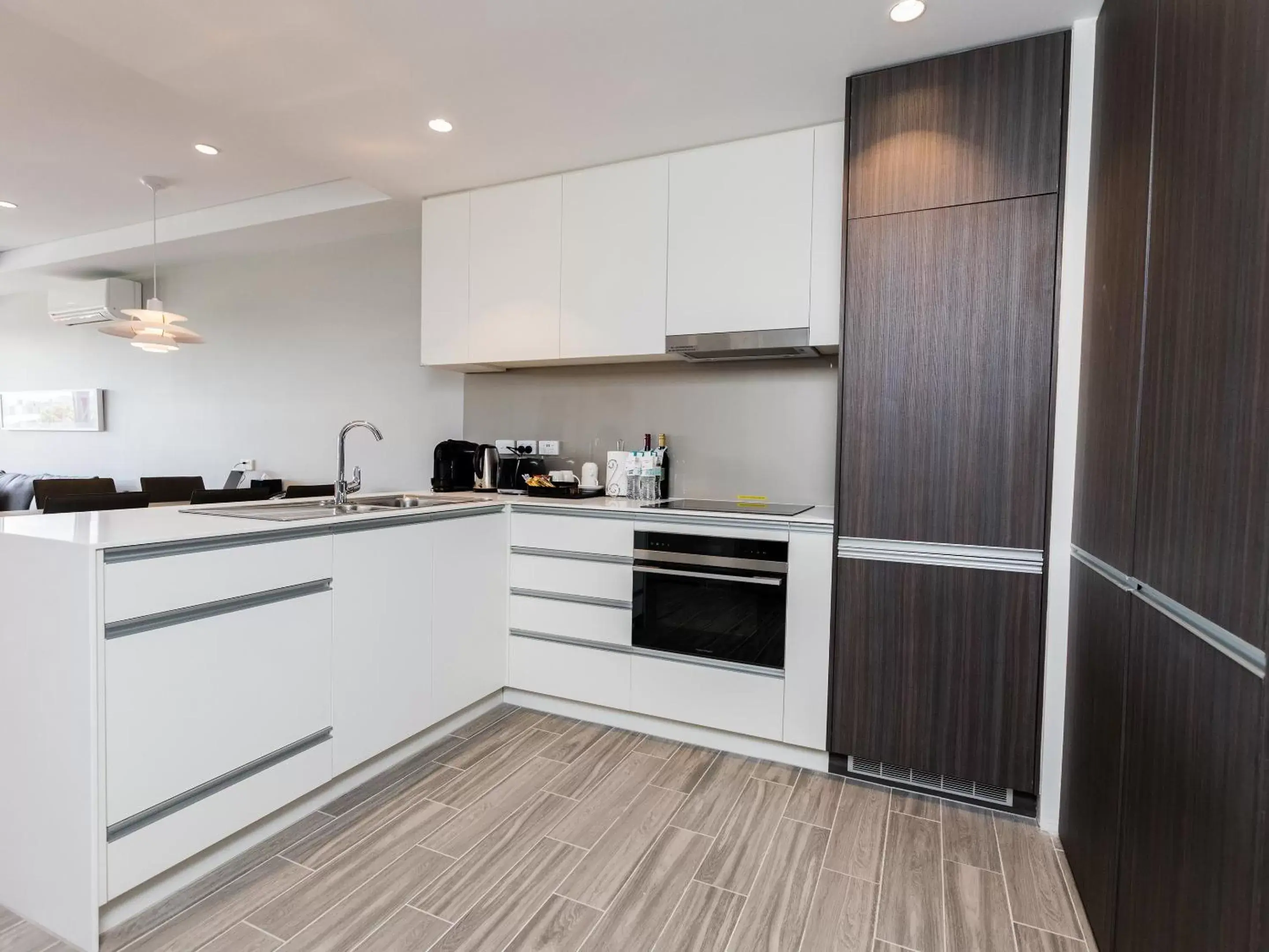 Kitchen or kitchenette, Kitchen/Kitchenette in The Branksome Hotel & Residences