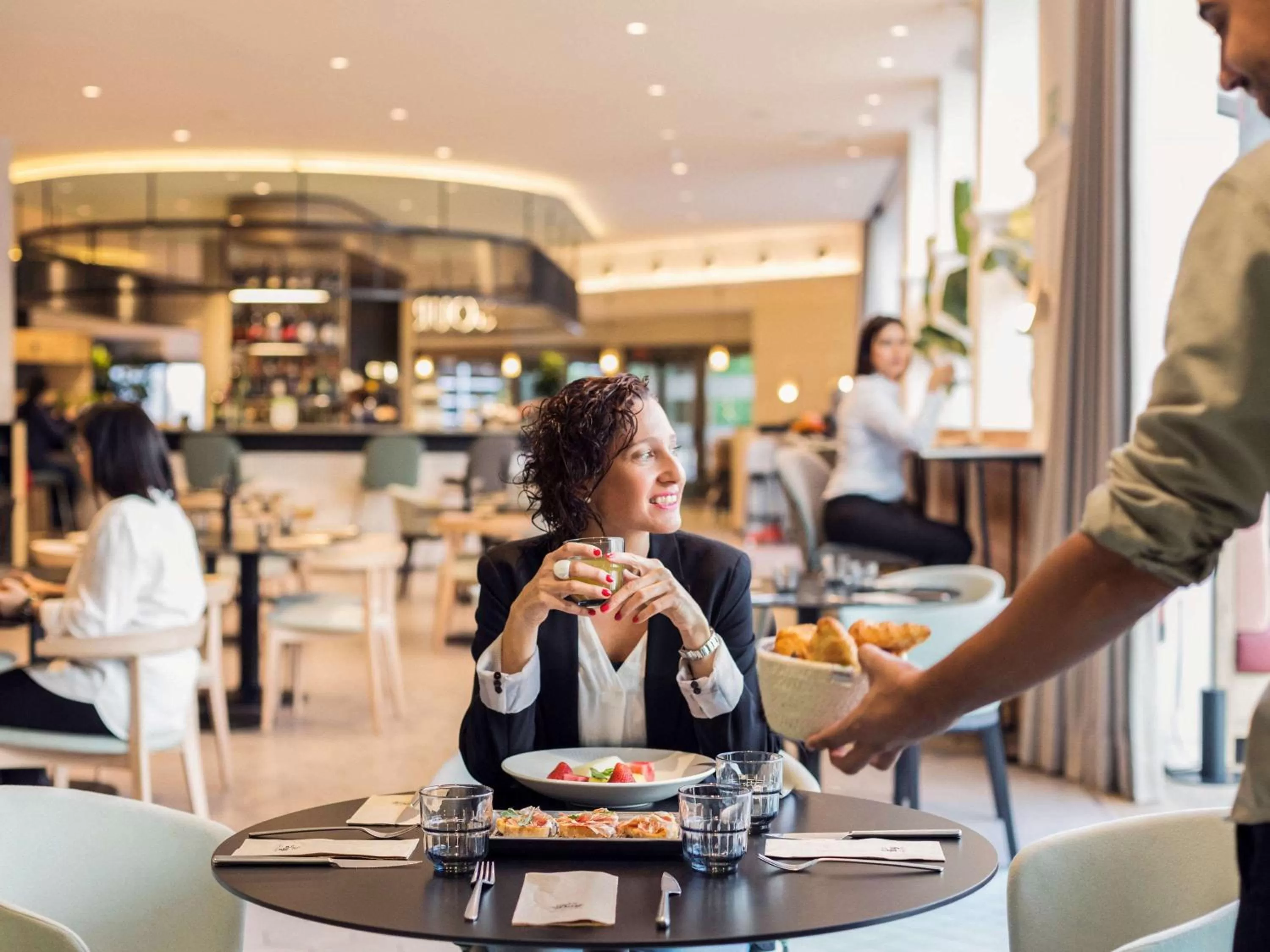 Restaurant/places to eat in Novotel Campo De Las Naciones