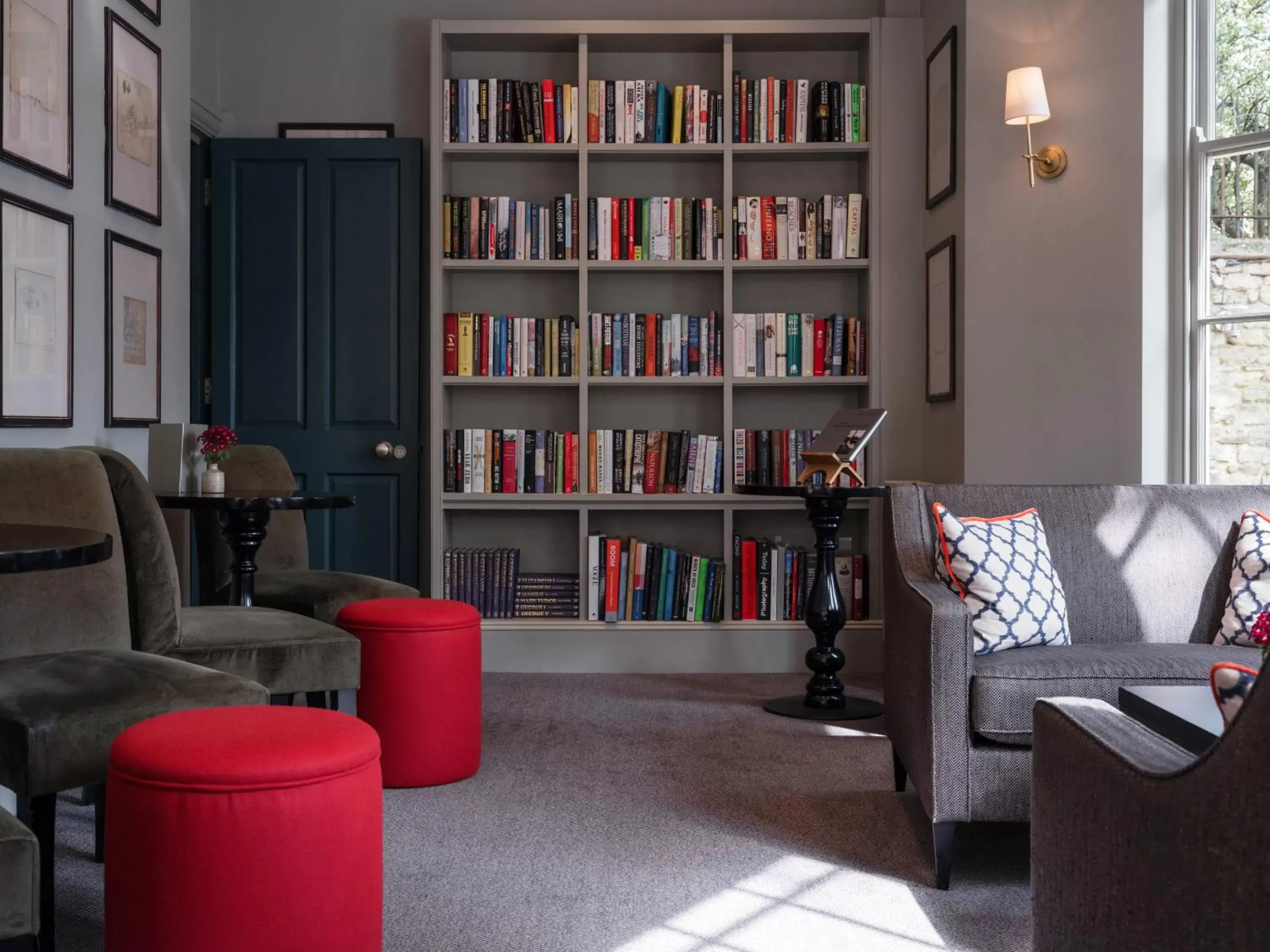 Library in Old Bank Hotel