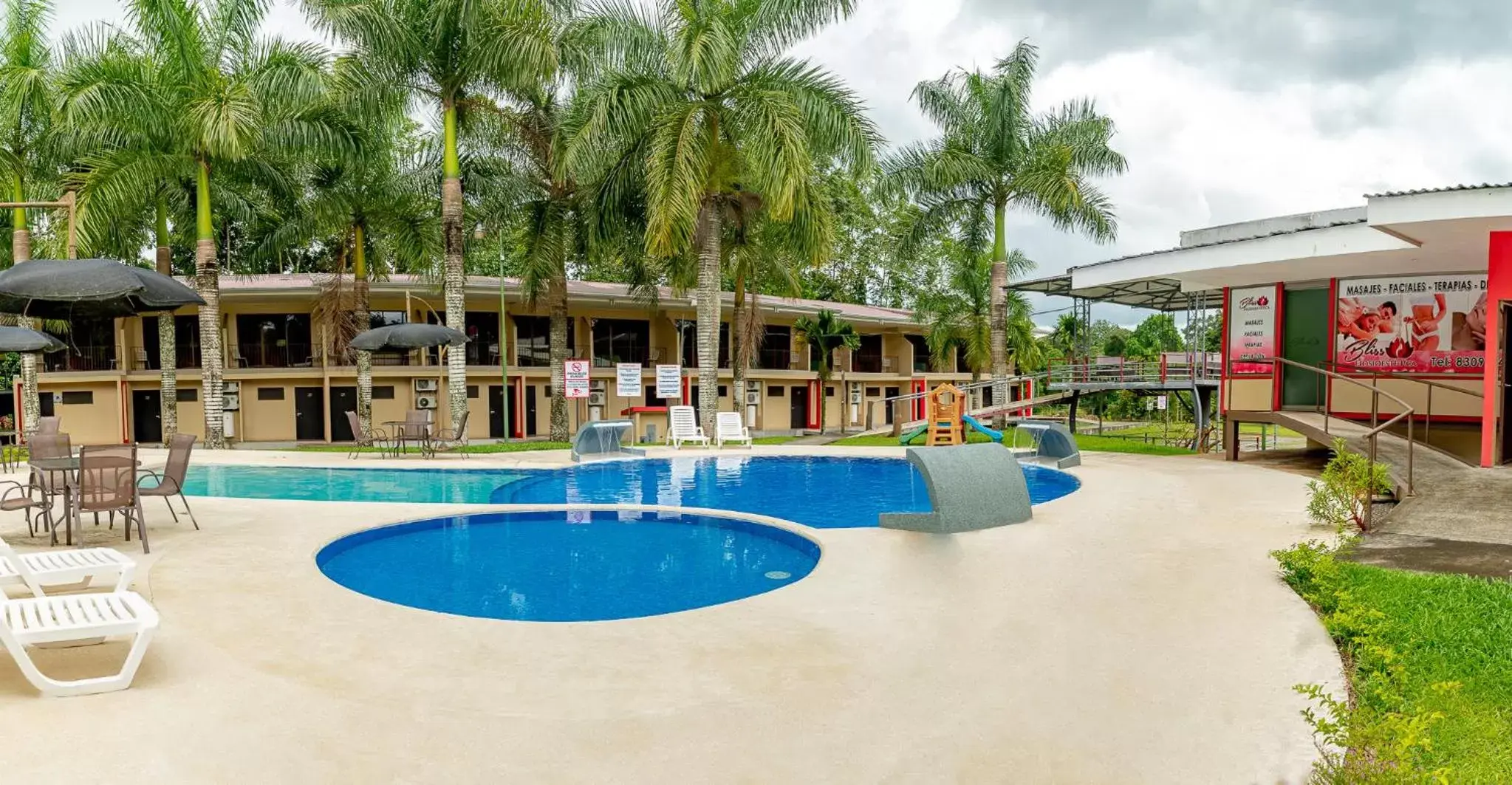 Swimming Pool in Hotel Los Rios