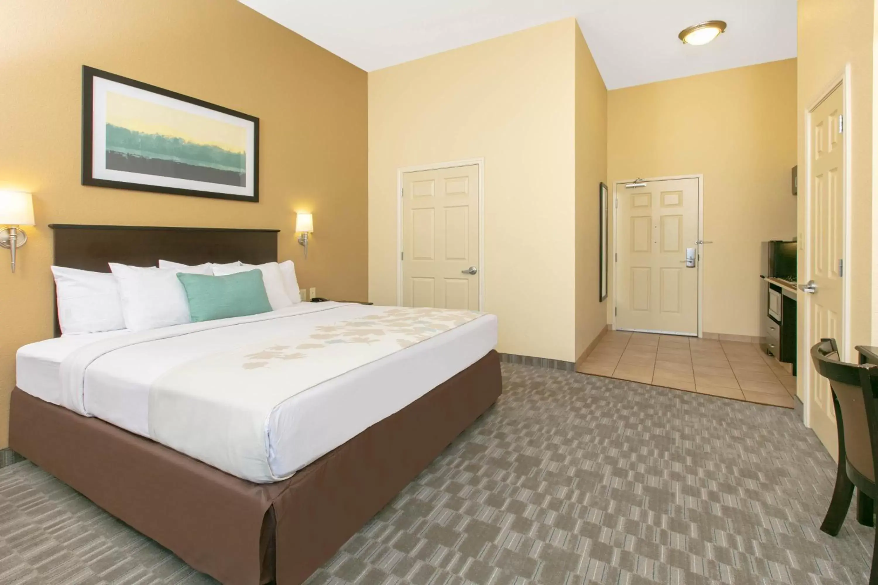 Bed in Hawthorn Suites by Wyndham Longview