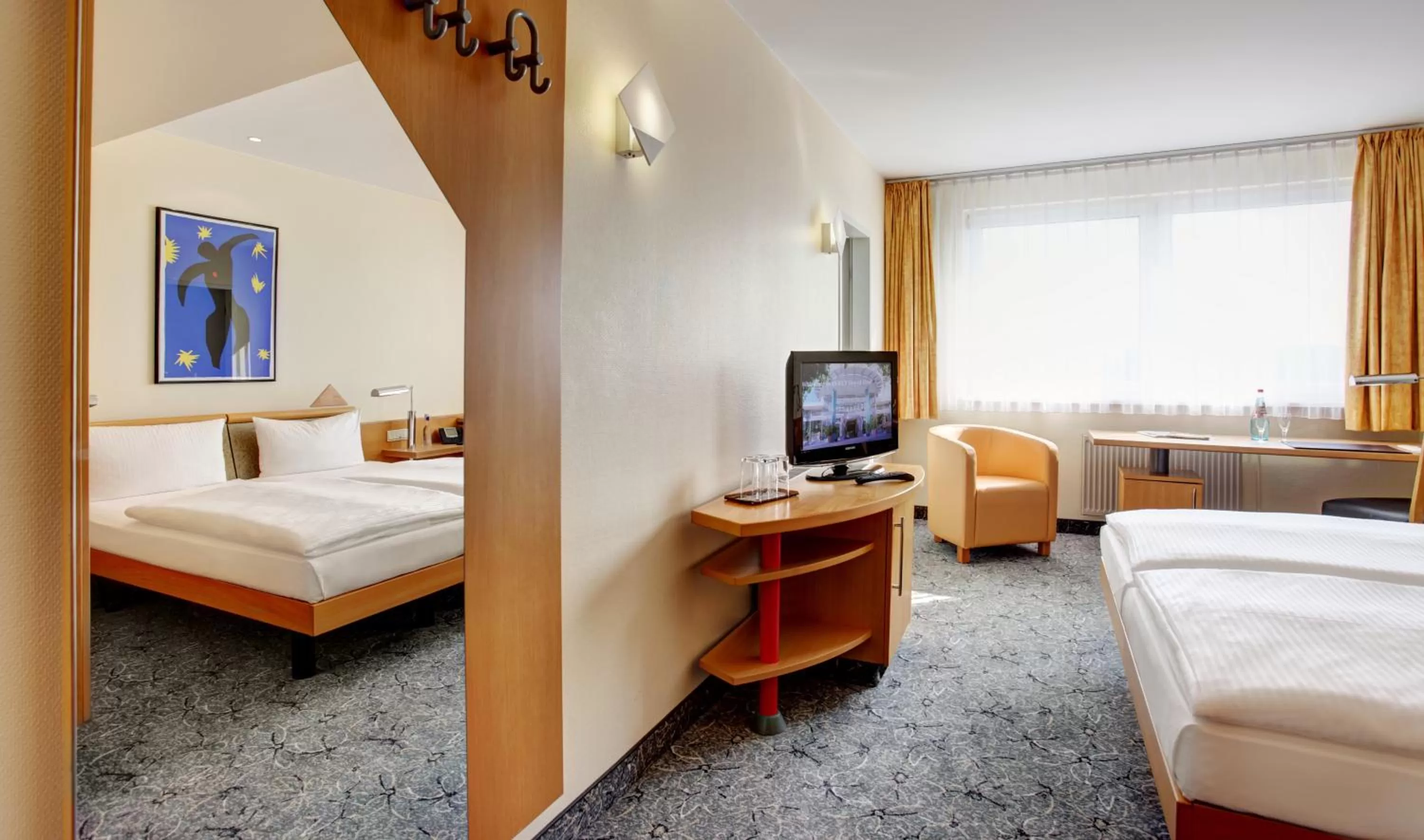 TV and multimedia, Bed in ABACUS Tierpark Hotel