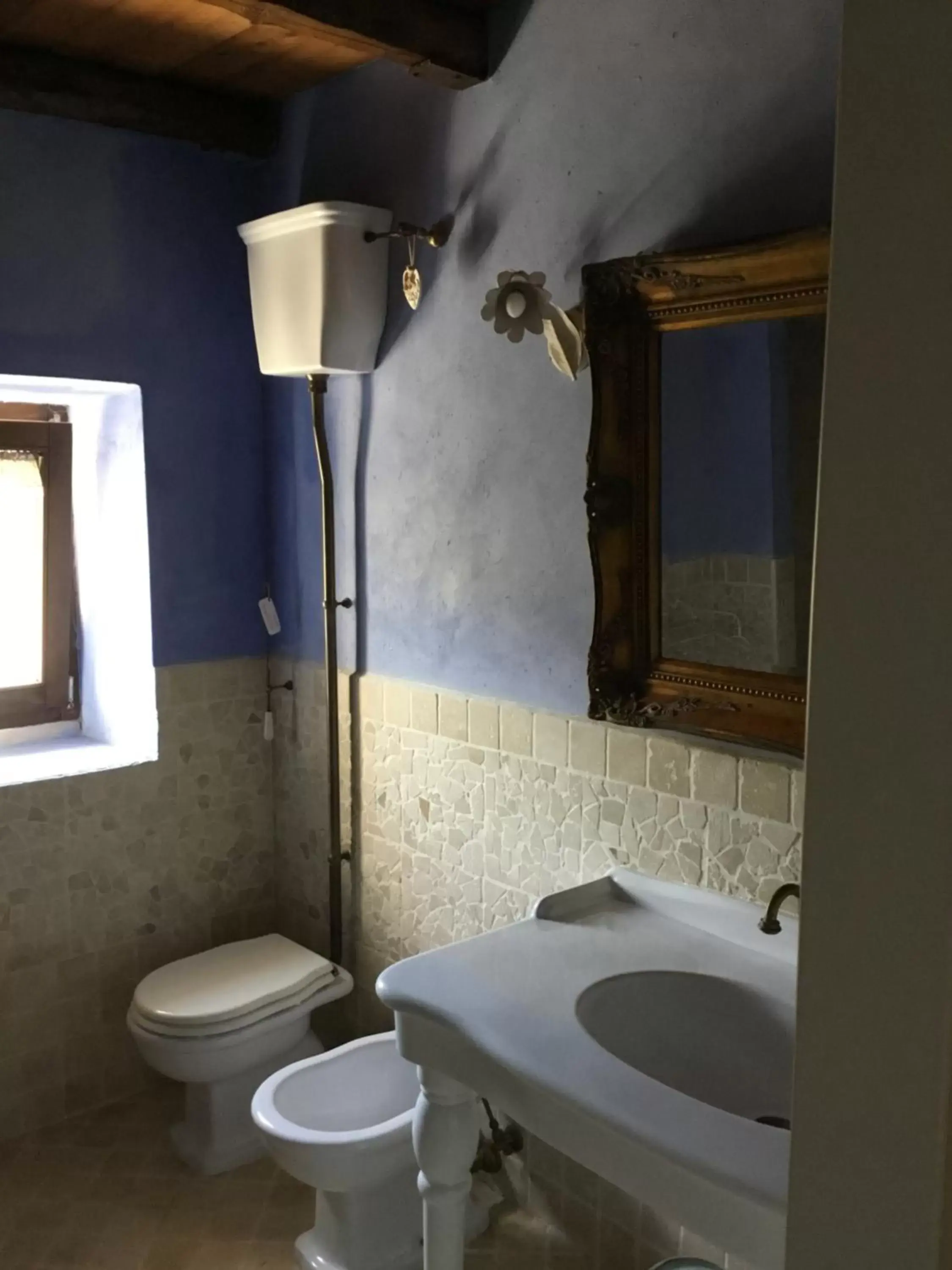 Bathroom in Antica Taverna del Principe
