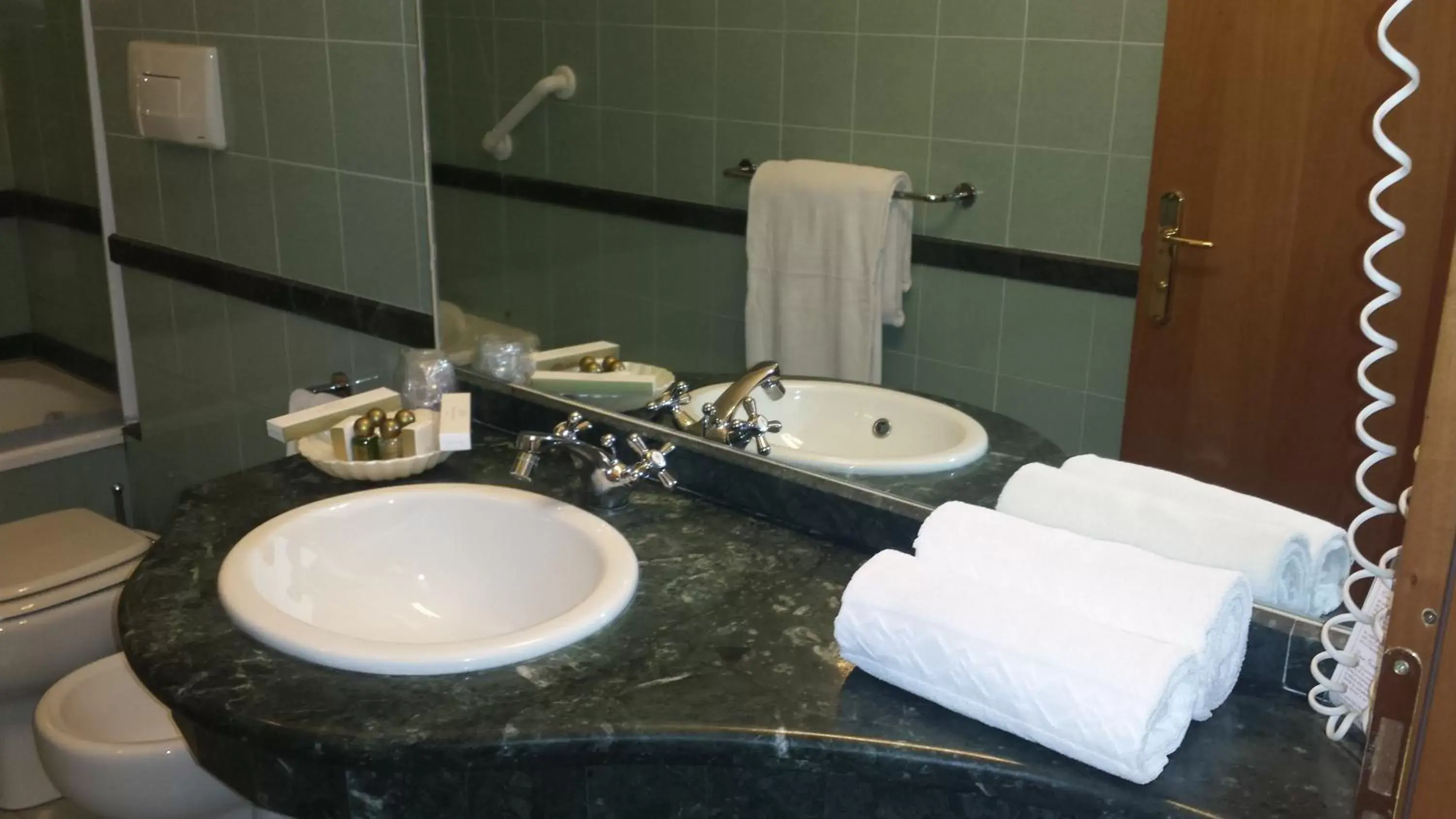 Bathroom in Hotel Due Colonne