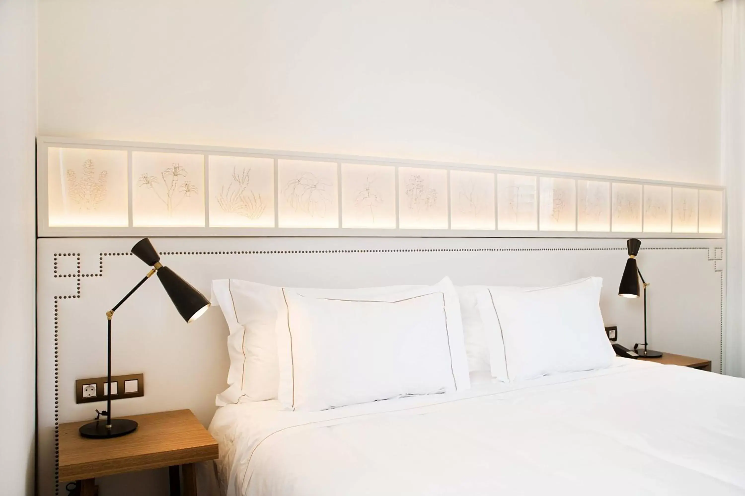 Photo of the whole room, Bed in Cotton House Hotel, Autograph Collection