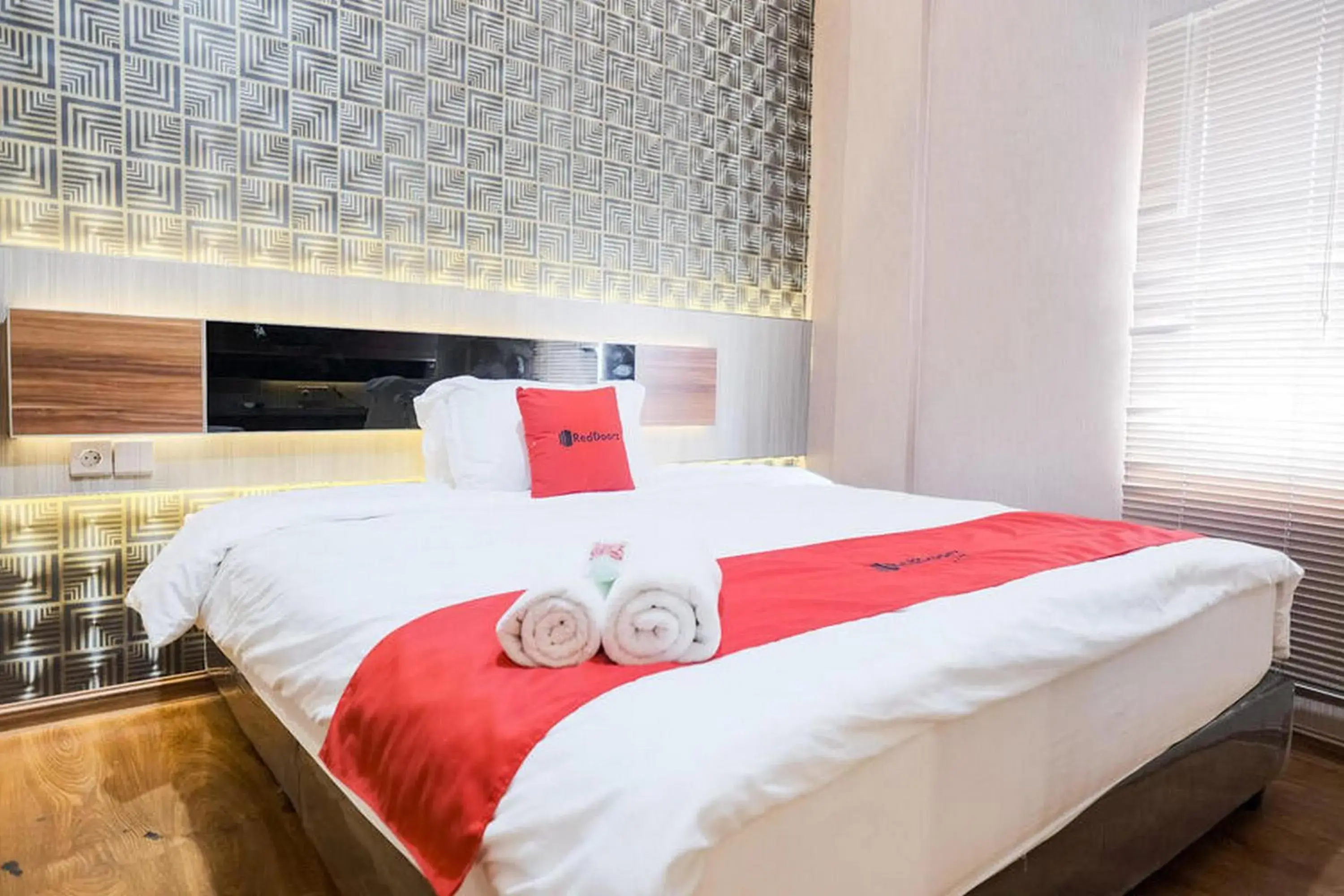 Bed in RedDoorz Plus @ Simpang USU Medan Bed in RedDoorz Plus @ Simpang USU Medan