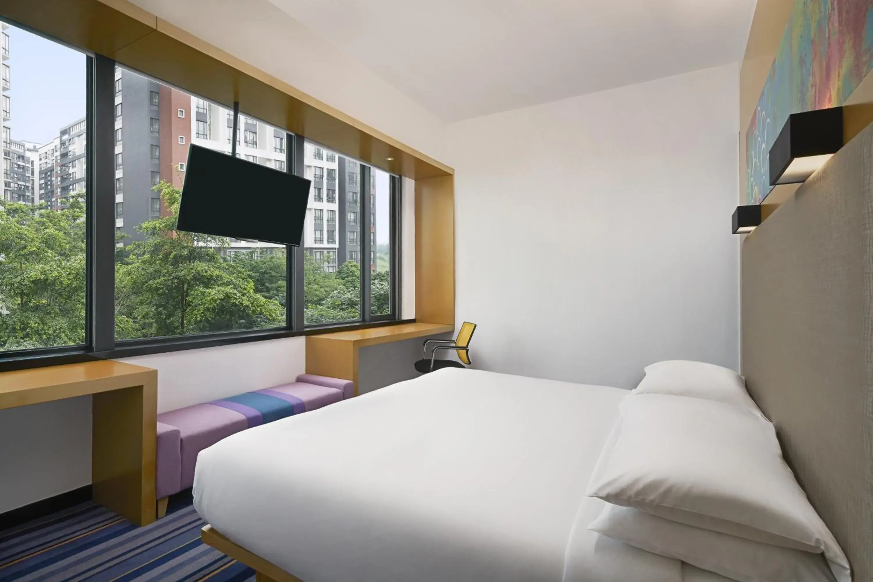 Photo of the whole room, Bed in Aloft Guangzhou University Park