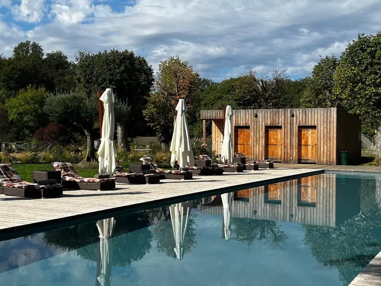 Natural landscape, Swimming Pool in Loire Valley Lodges - Hotel