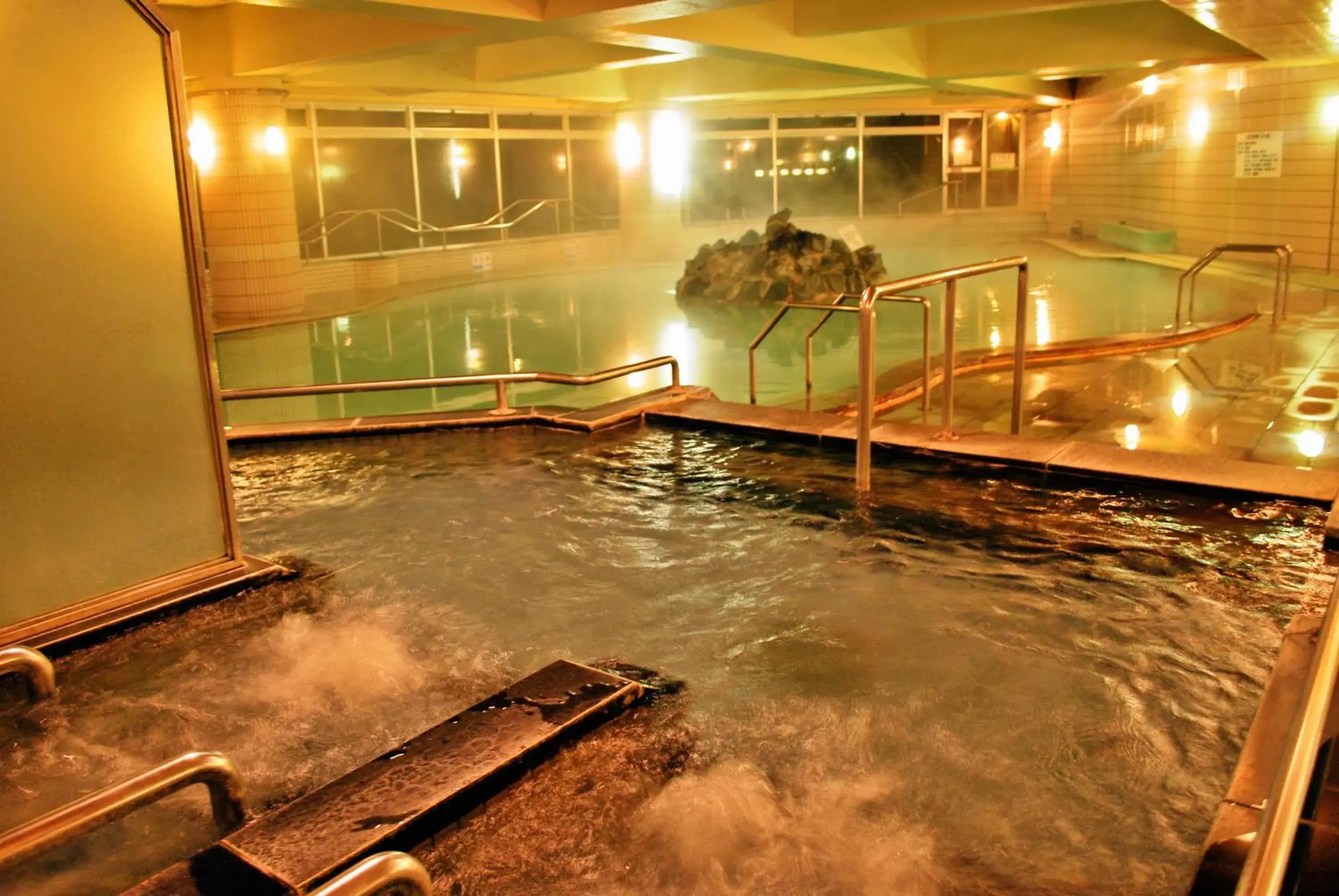 Hot Spring Bath, Swimming Pool in Kirishima Kokusai Hotel