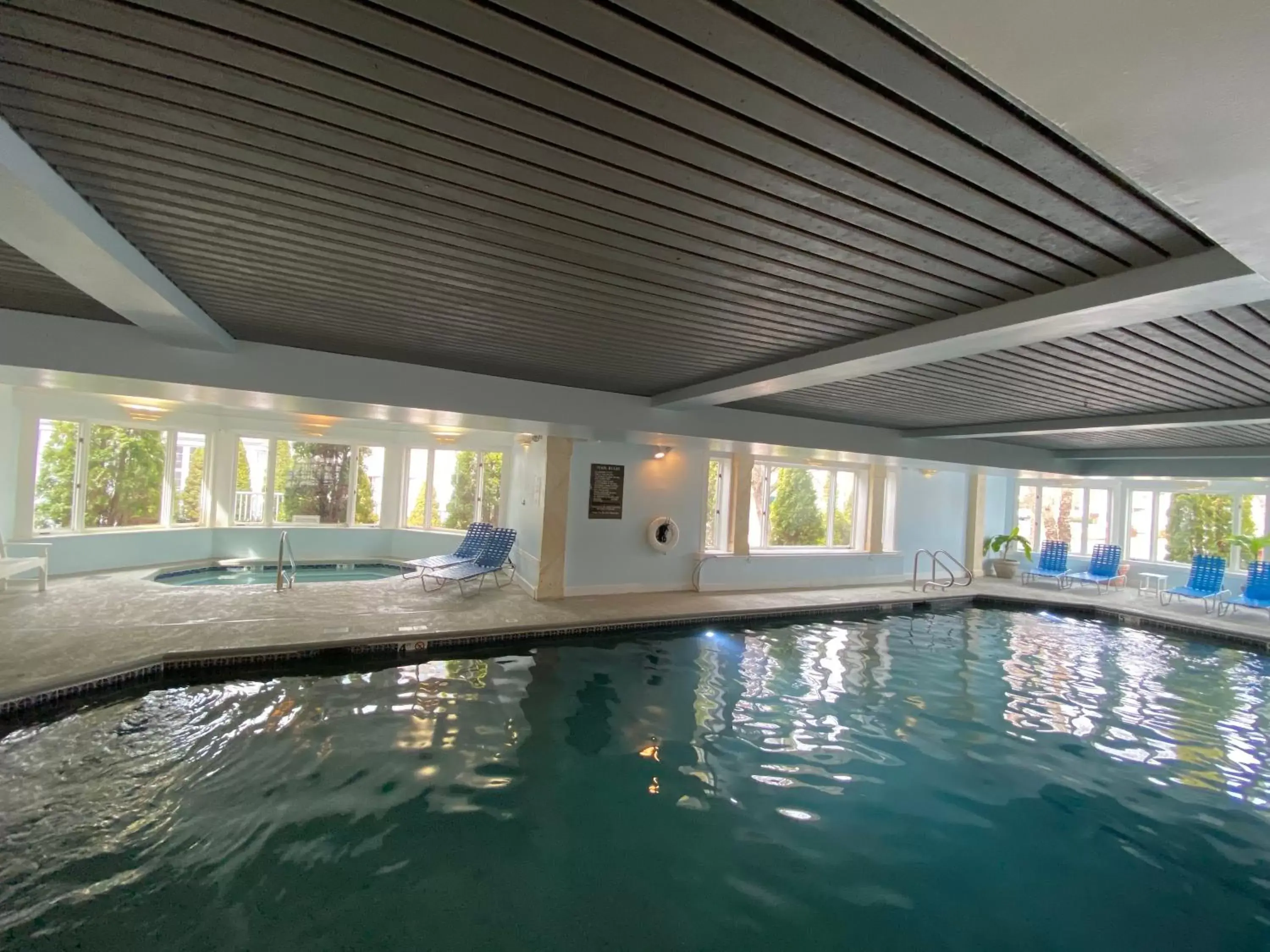 Swimming Pool in Water's Edge Resort & Spa