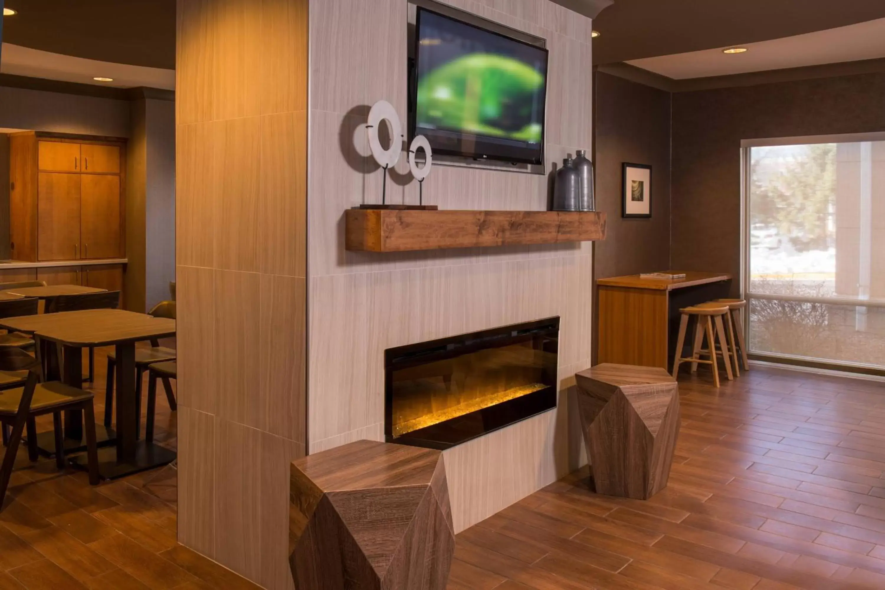 Lobby or reception, TV/Entertainment Center in SpringHill Suites Herndon Reston