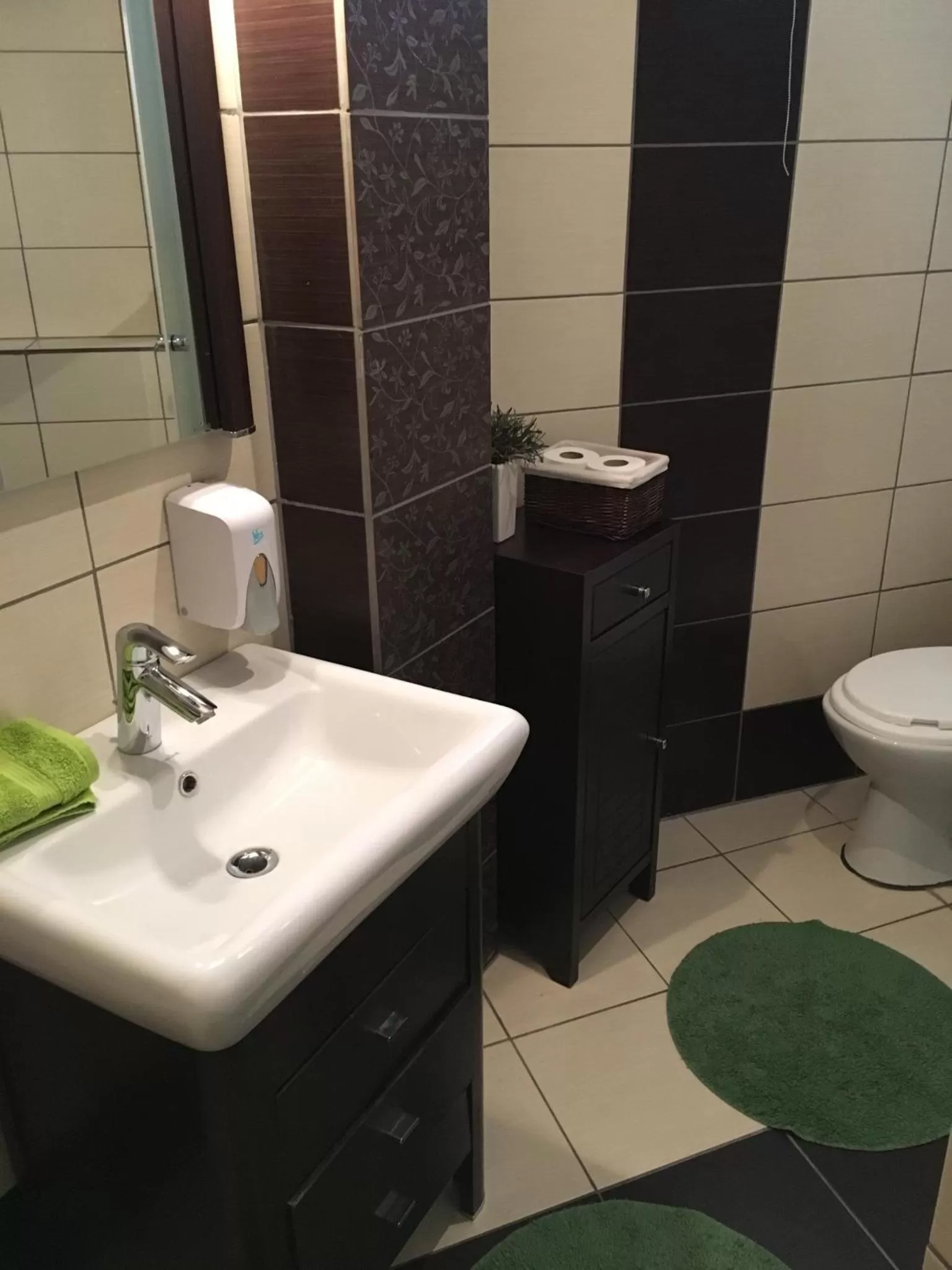 Shower in Abszolút Hotel és Panzió