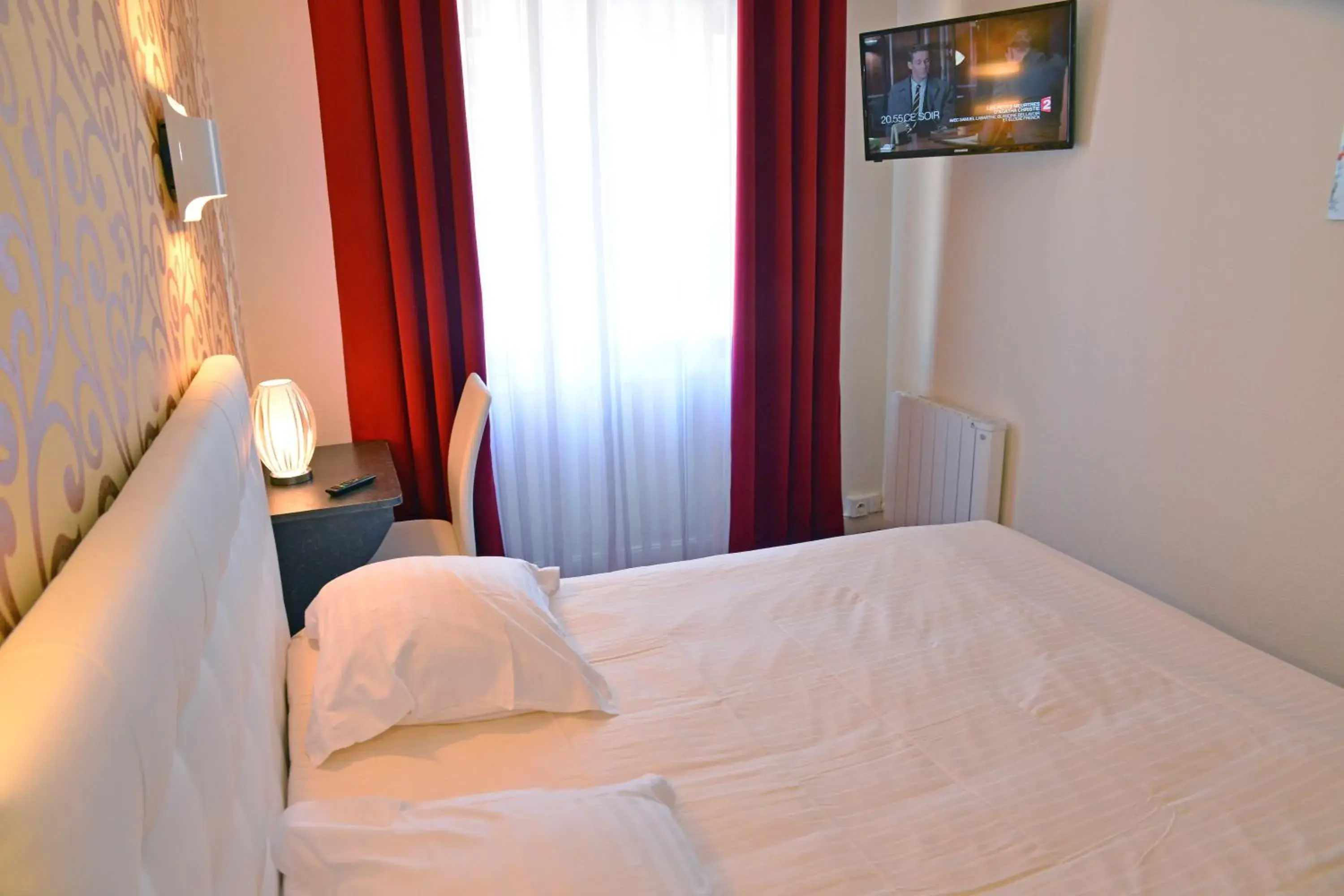 Photo of the whole room, Bed in Hôtel Le Square