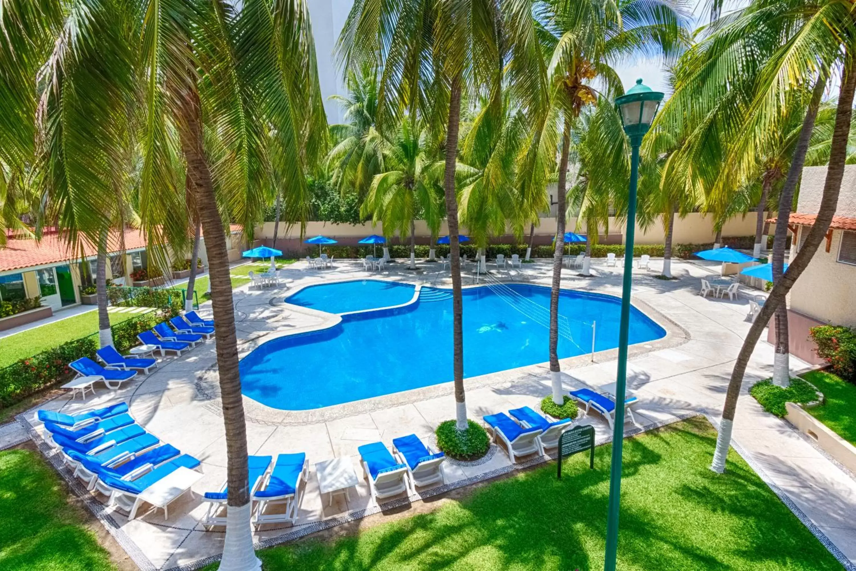 Swimming pool, Pool View in Posada Real Ixtapa