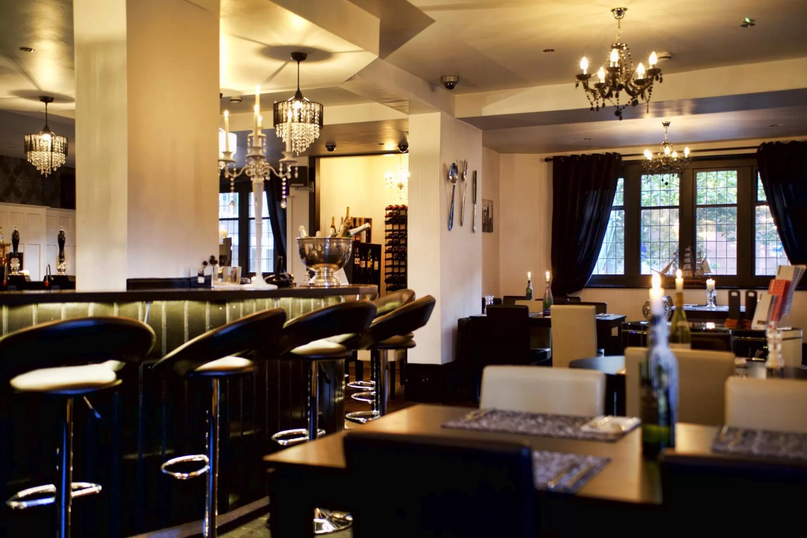 Lounge or bar in Spire View at THE GALLEON RESTAURANT