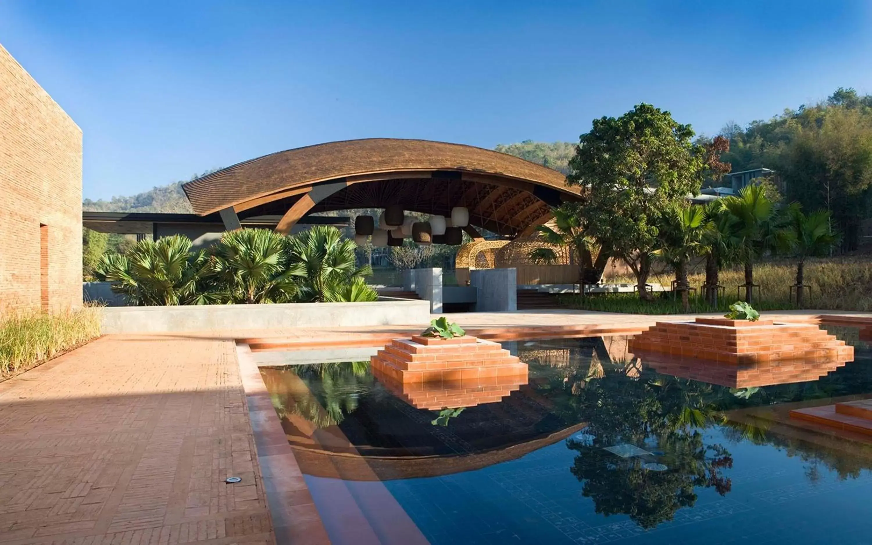 Facade/entrance, Swimming Pool in Veranda High Residence