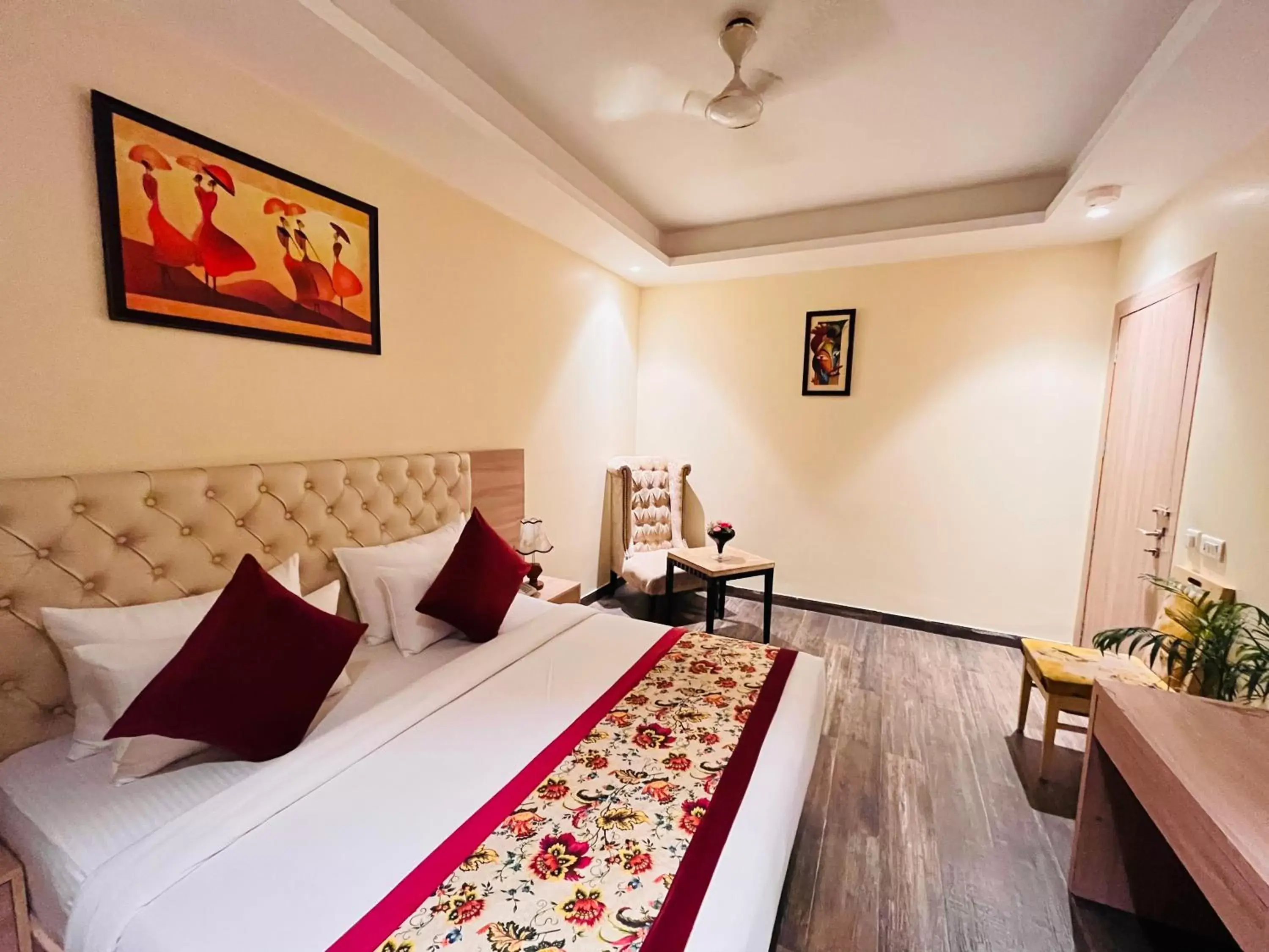 Bed in Hotel Banz - Near Delhi International Airport