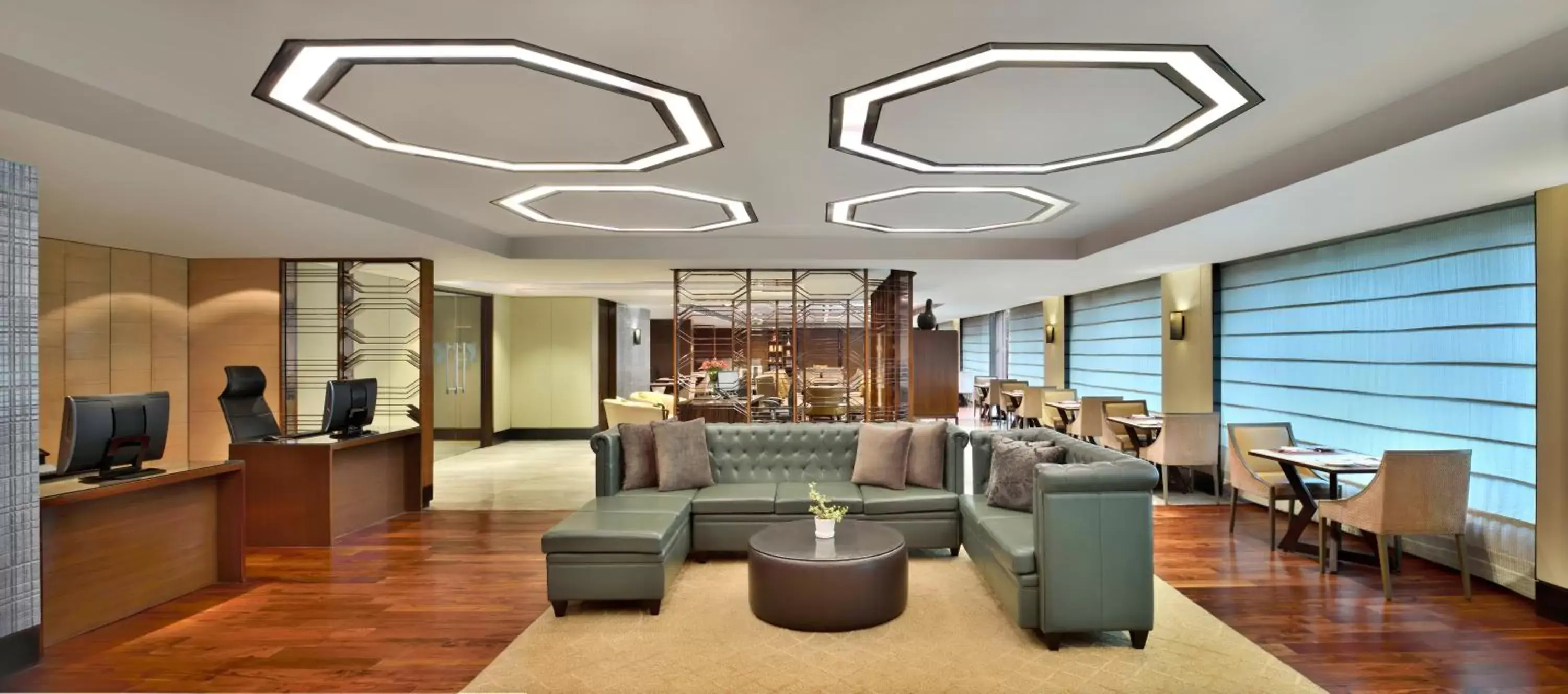 Lounge or bar in JW Marriott Hotel New Delhi Aerocity