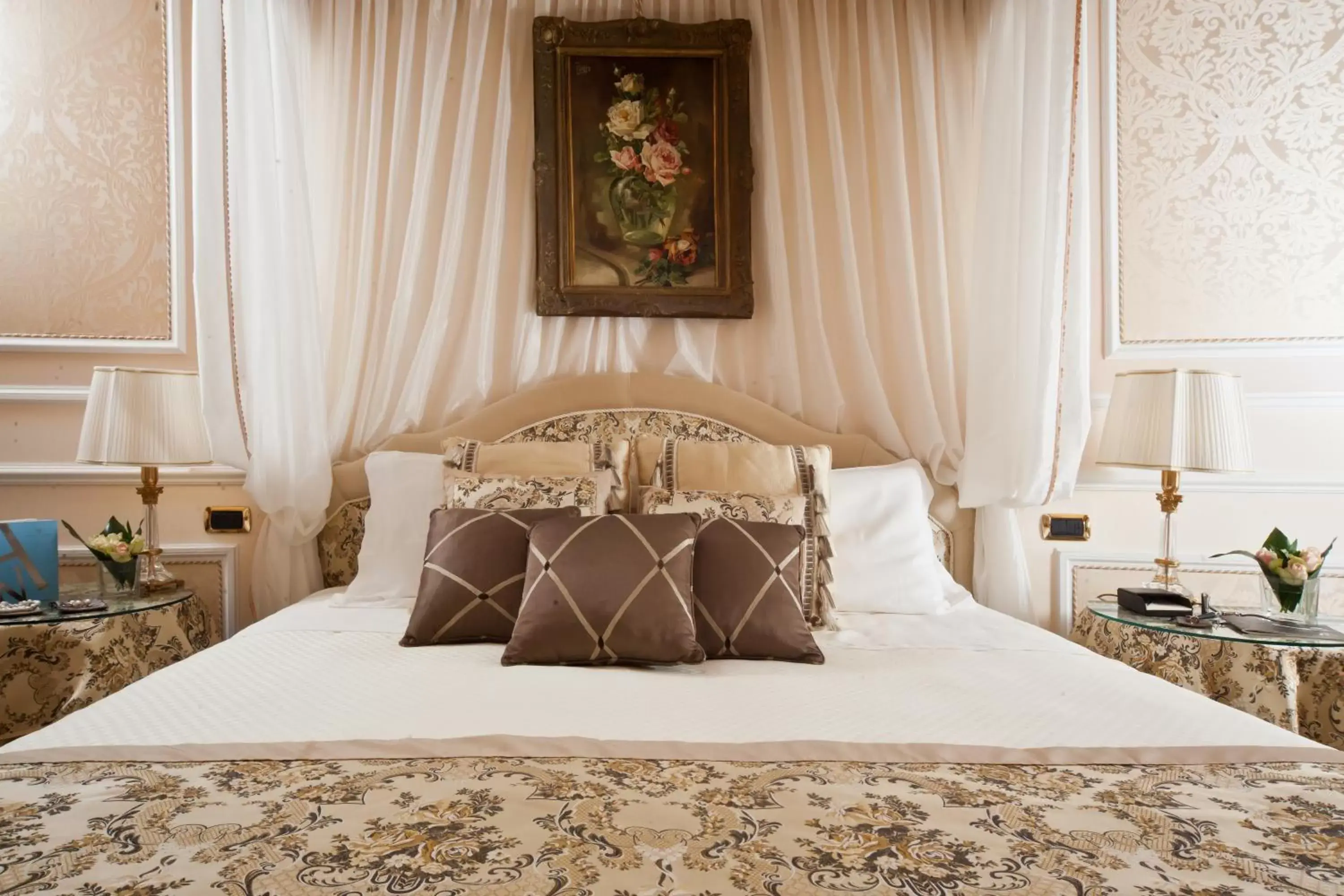 Bedroom, Bed in Grand Hotel Majestic gia' Baglioni