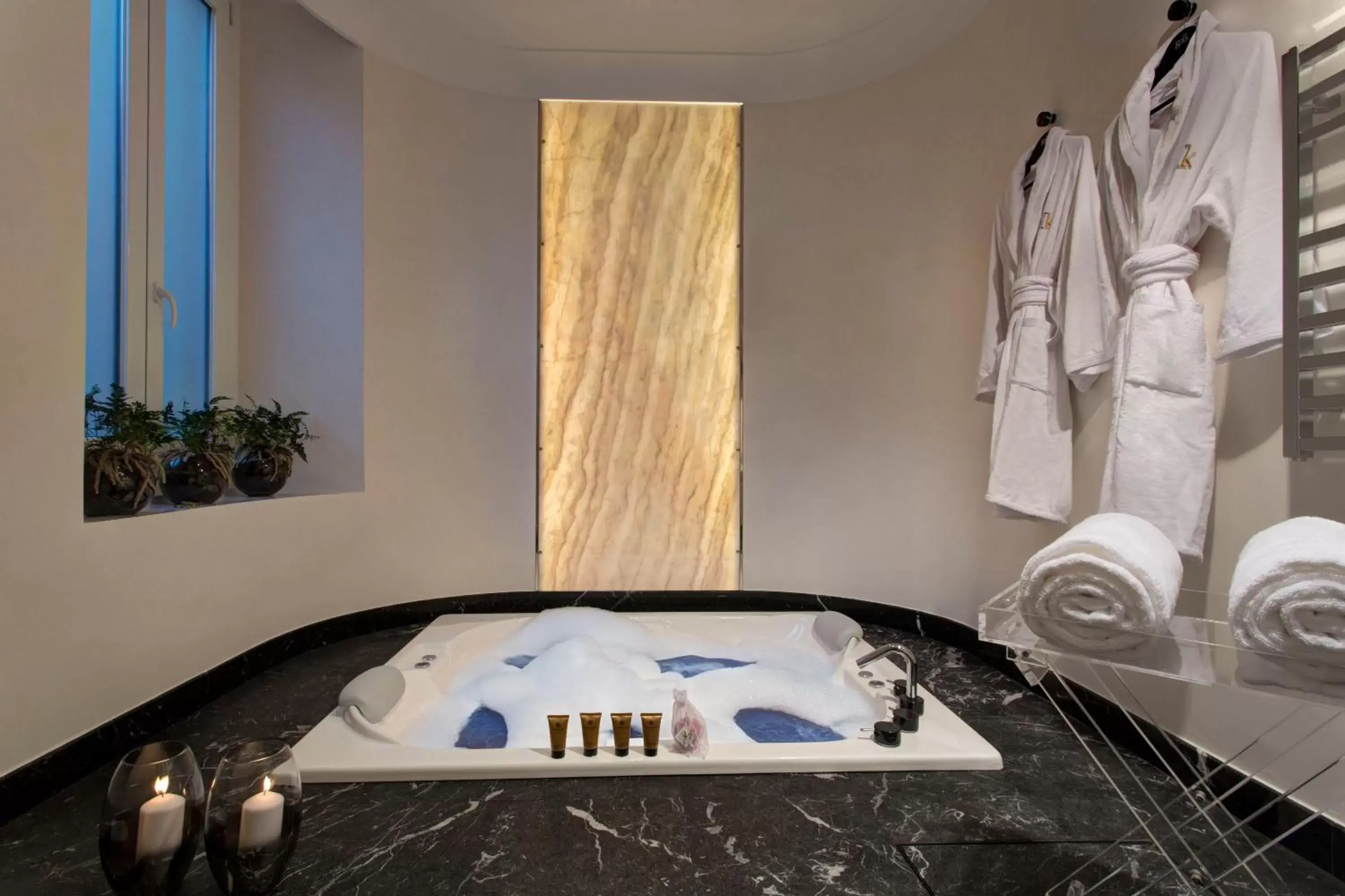 Hot Tub, Spa/Wellness in Elizabeth Unique Hotel | a Member of Design Hotels™