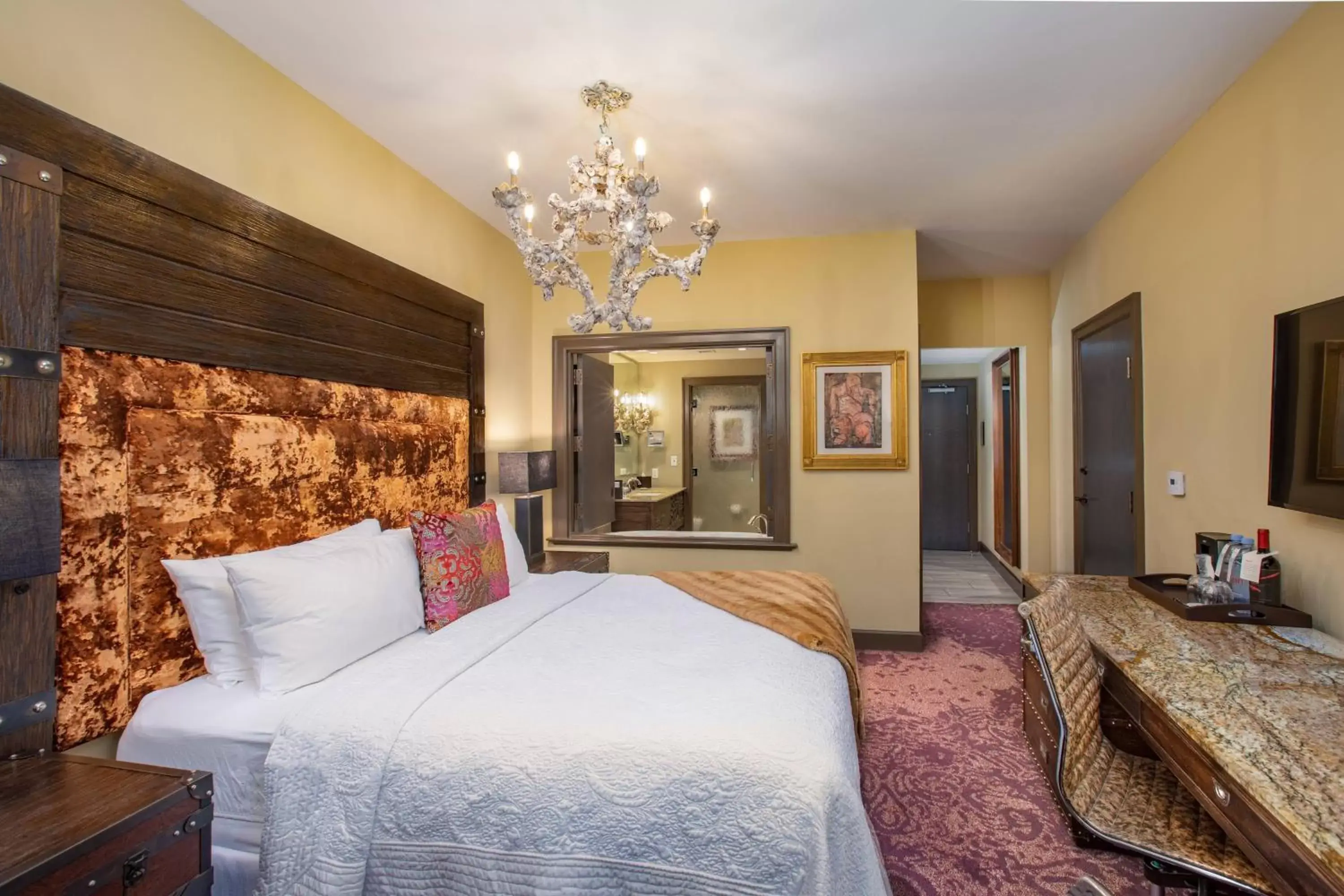 Photo of the whole room, Bed in The Bohemian Hotel Savannah Riverfront, Autograph Collection