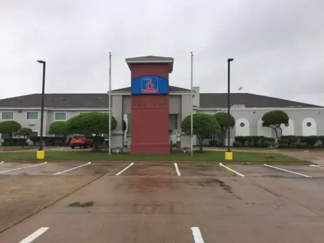 Property logo or sign, Property Building in Studio 6 Burleson