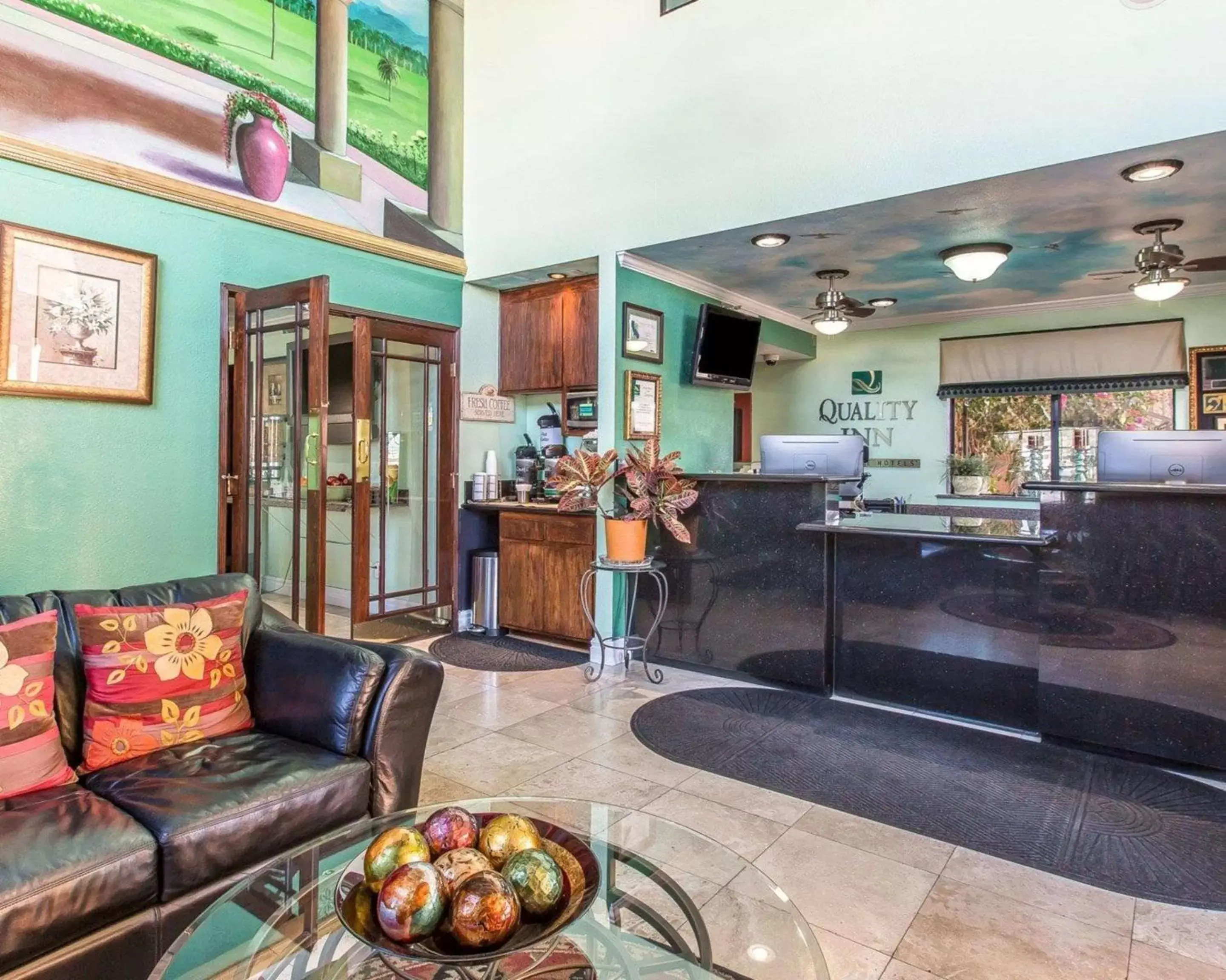 Lobby or reception, Lobby/Reception in Quality Inn Hemet - San Jacinto