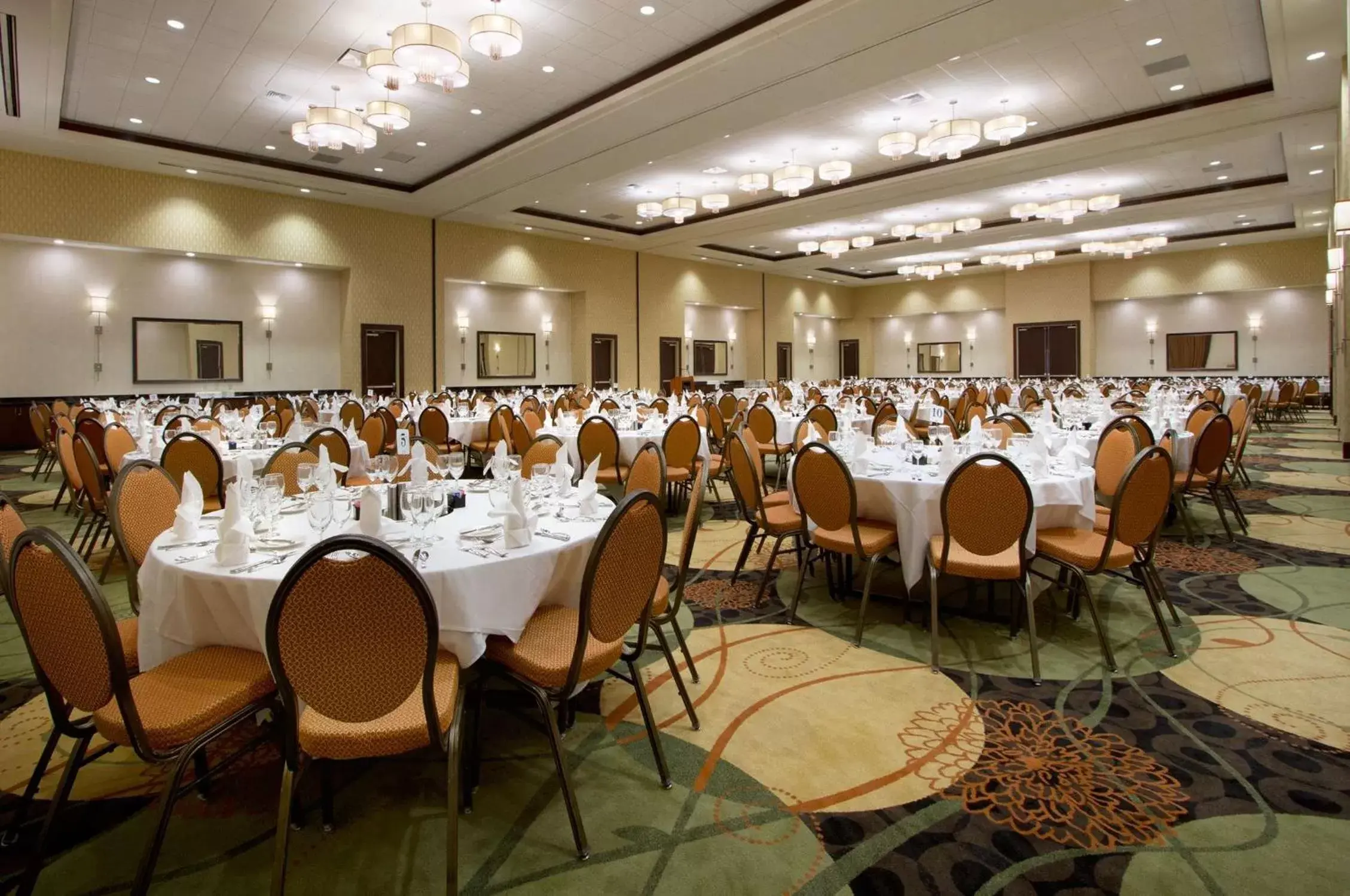 Meeting/conference room, Restaurant/Places to Eat in Embassy Suites by Hilton Fayetteville Fort Bragg