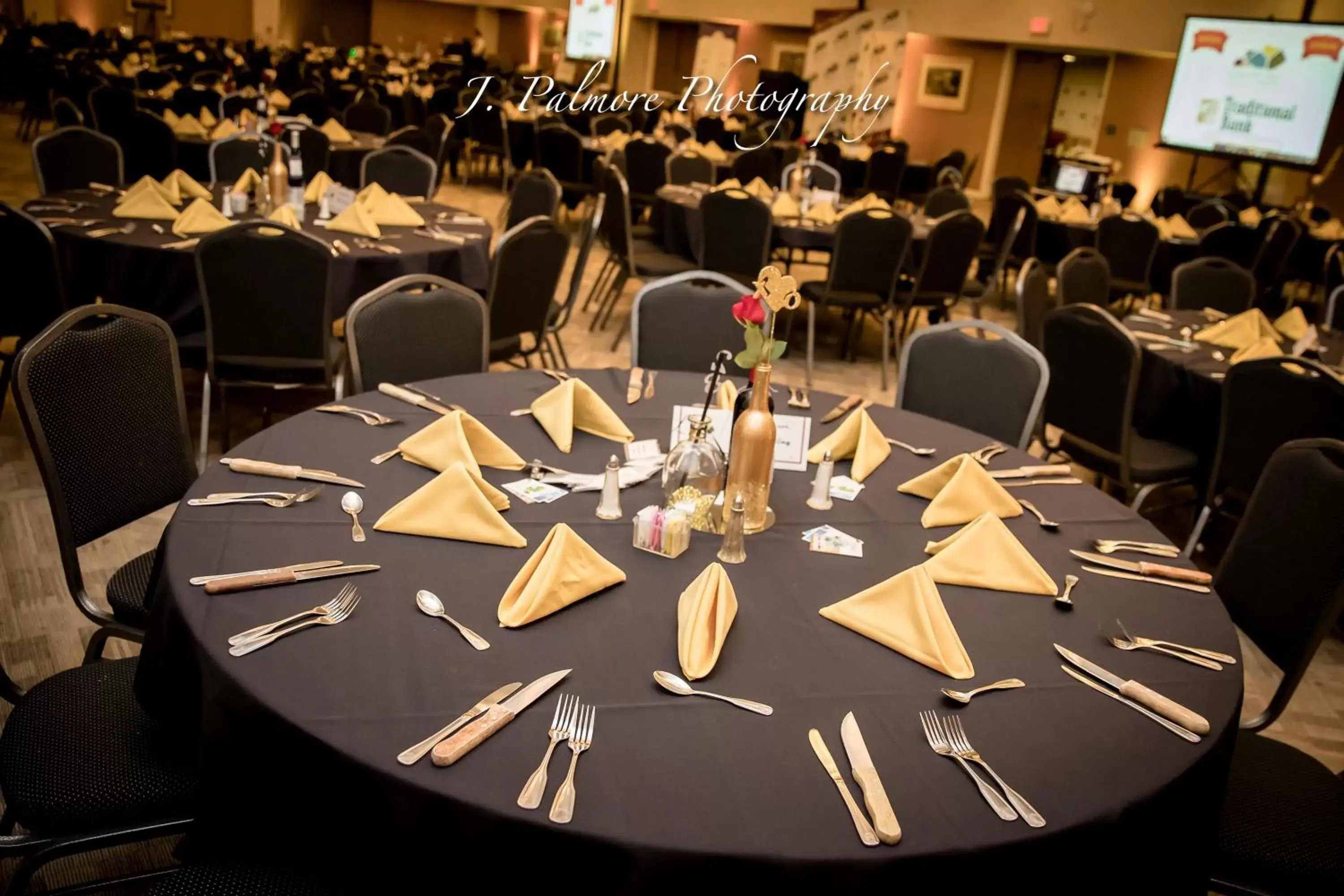 Banquet/Function facilities, Restaurant/Places to Eat in Capital Plaza Hotel