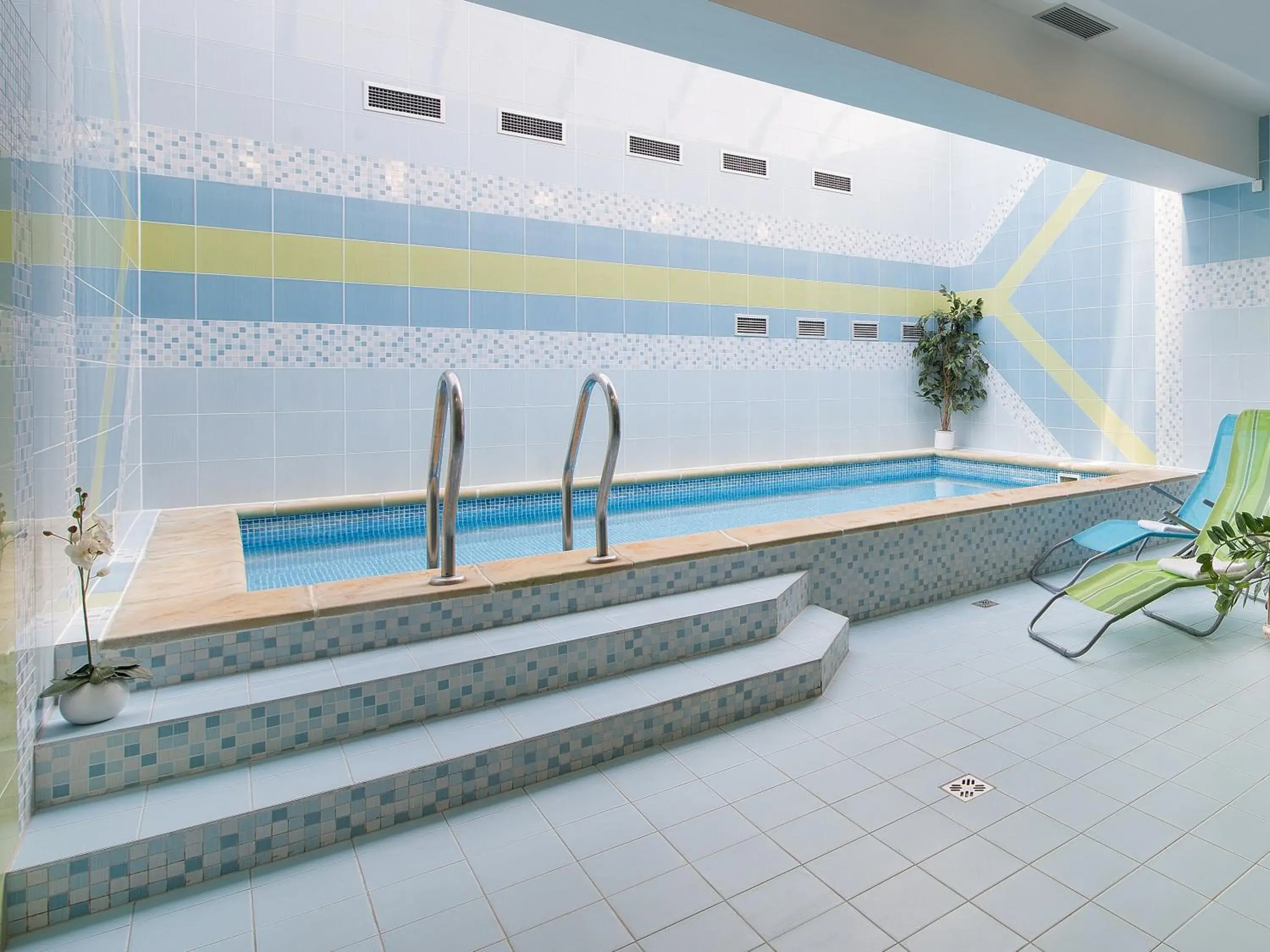 Activities, Swimming Pool in Hotel Podhrad