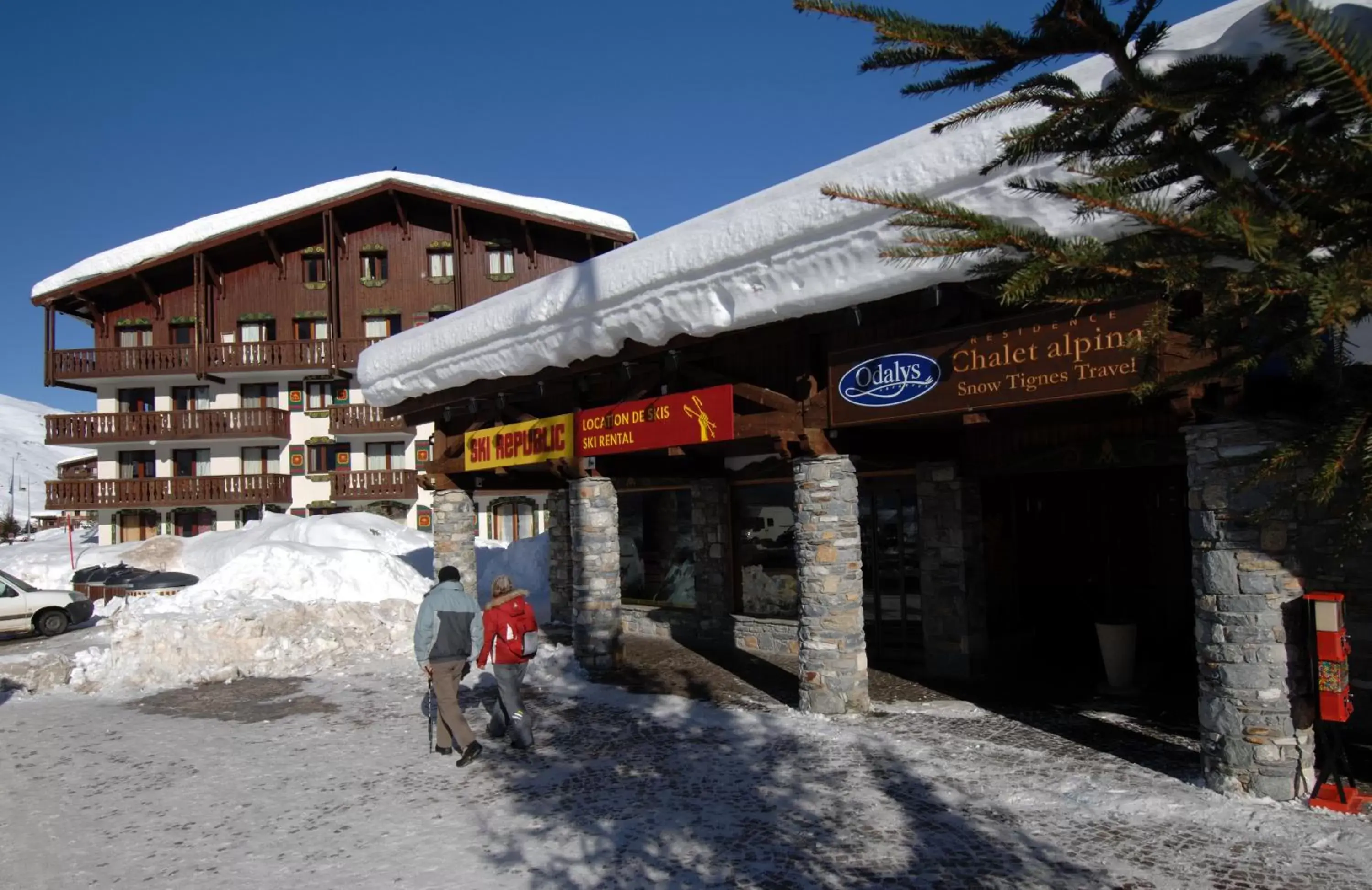 Facade/entrance, Winter in Odalys Chalet Alpina