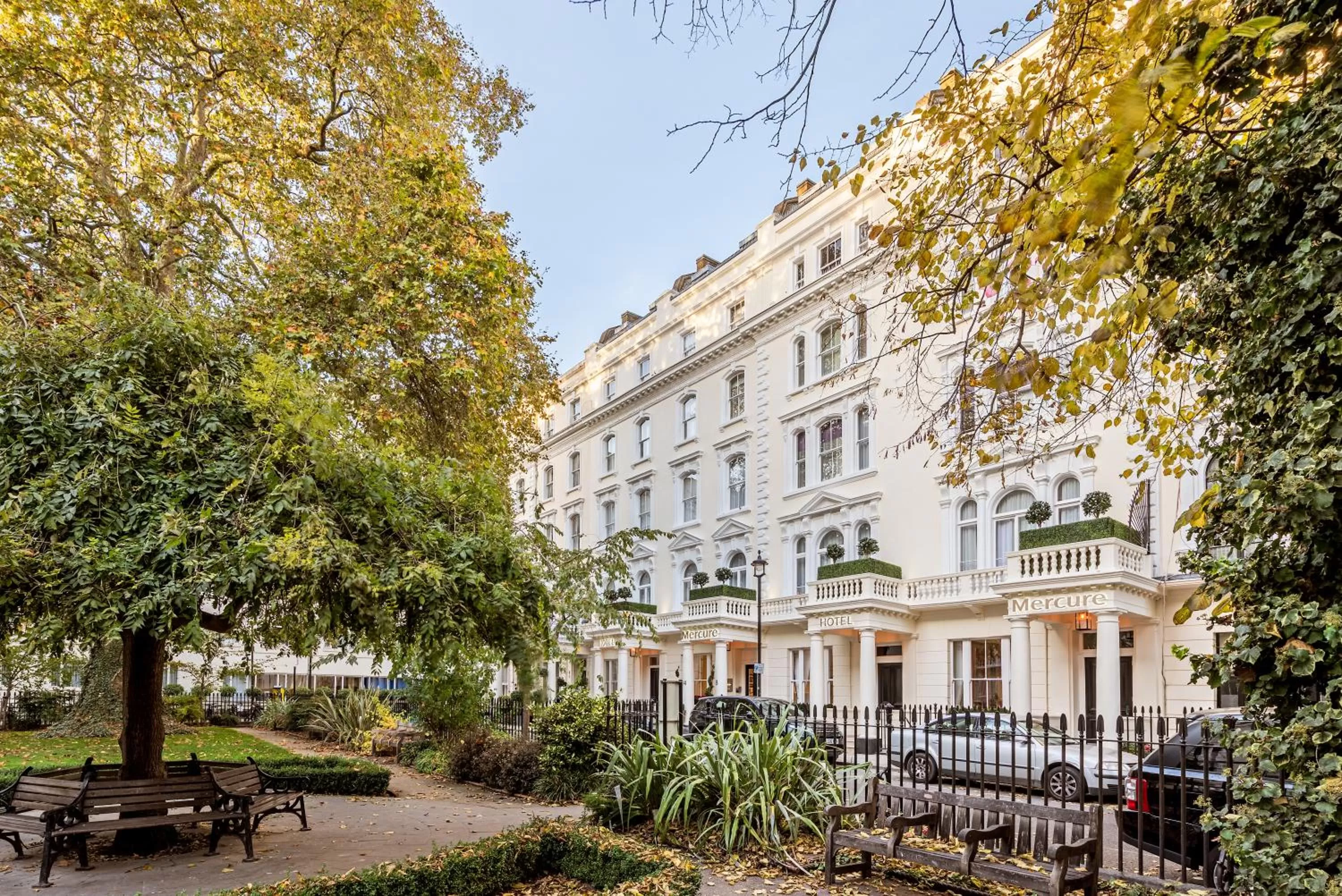 Property building in Mercure London Hyde Park Hotel