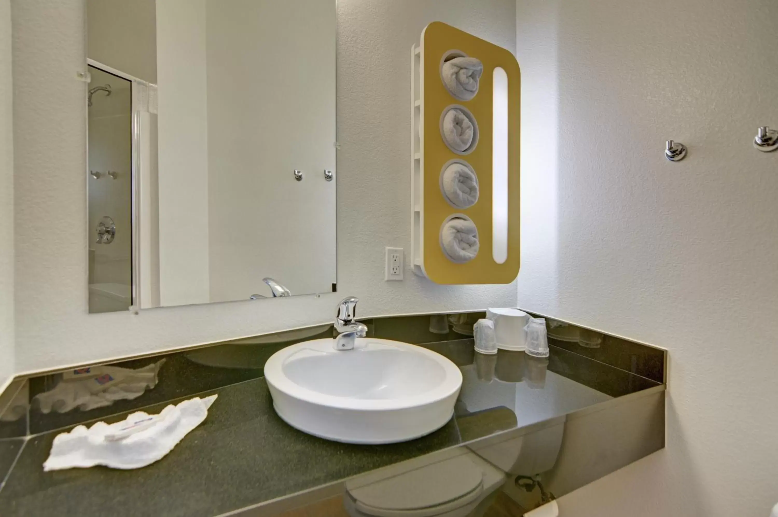 Bathroom in Motel 6-Roanoke, TX - Northlake - Speedway