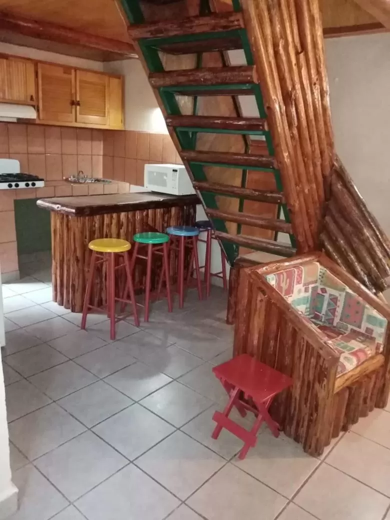 Living room in Cabañas Rústicas El Benny by Rotamundos